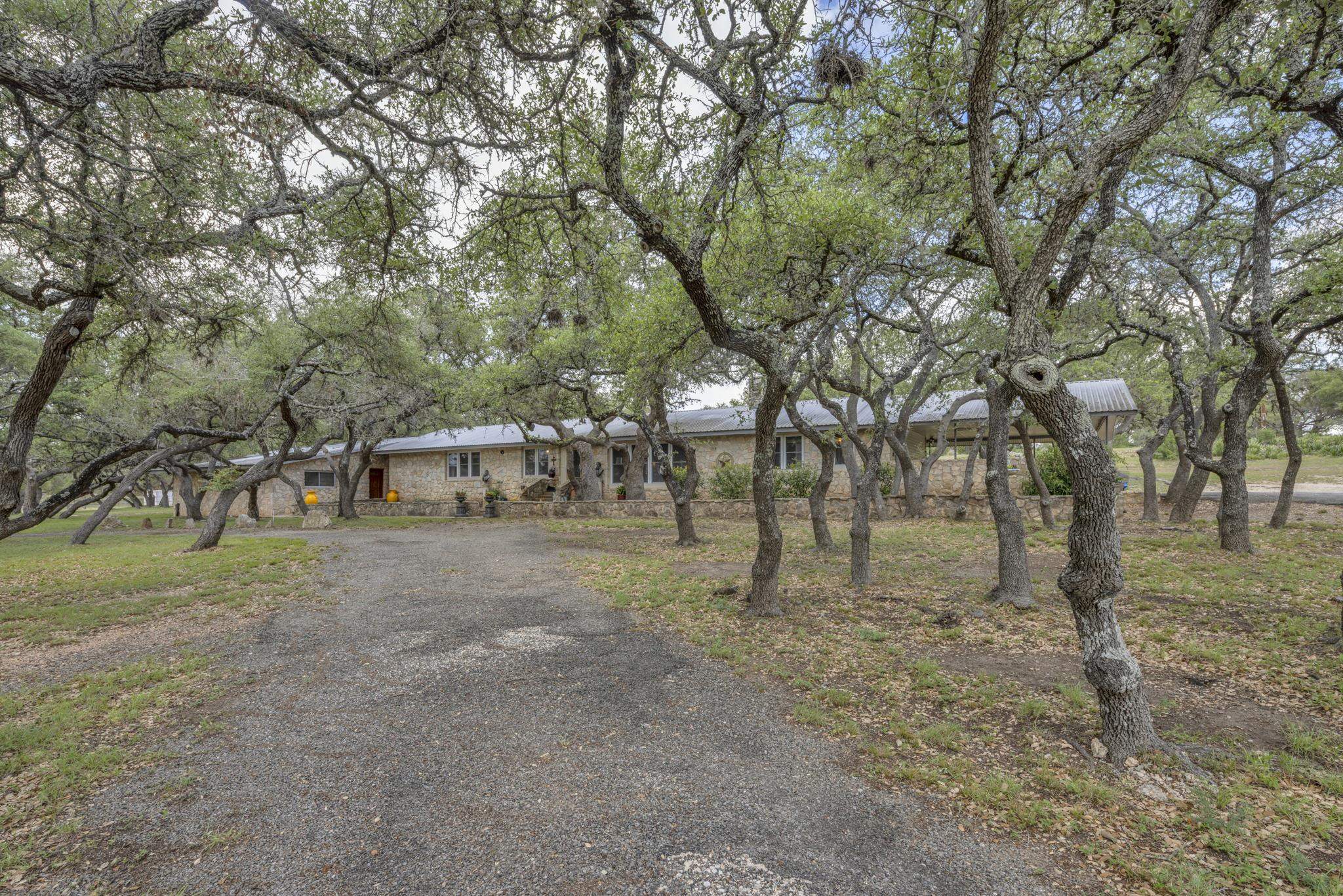 1912 US-281 S Highway