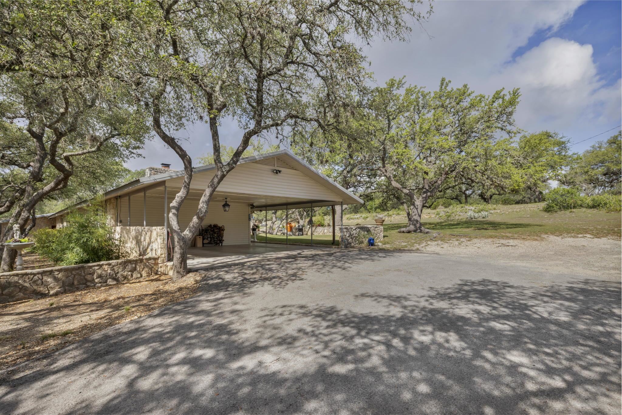 1912 US-281 S Highway