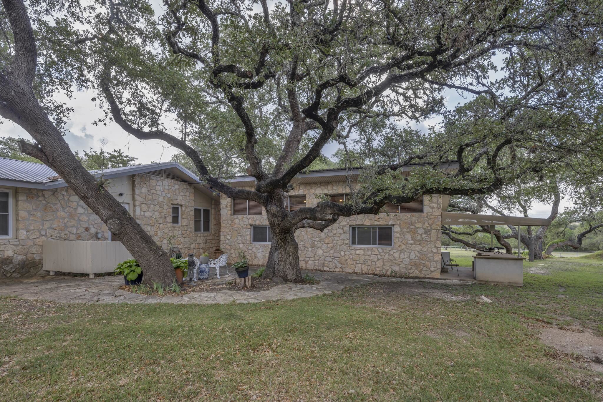 1912 US-281 S Highway