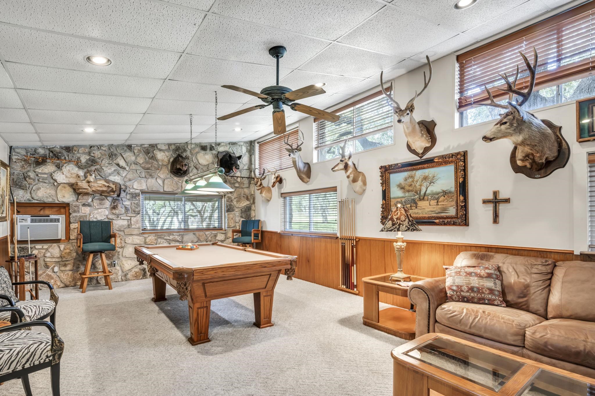 1912 US-281 S Highway