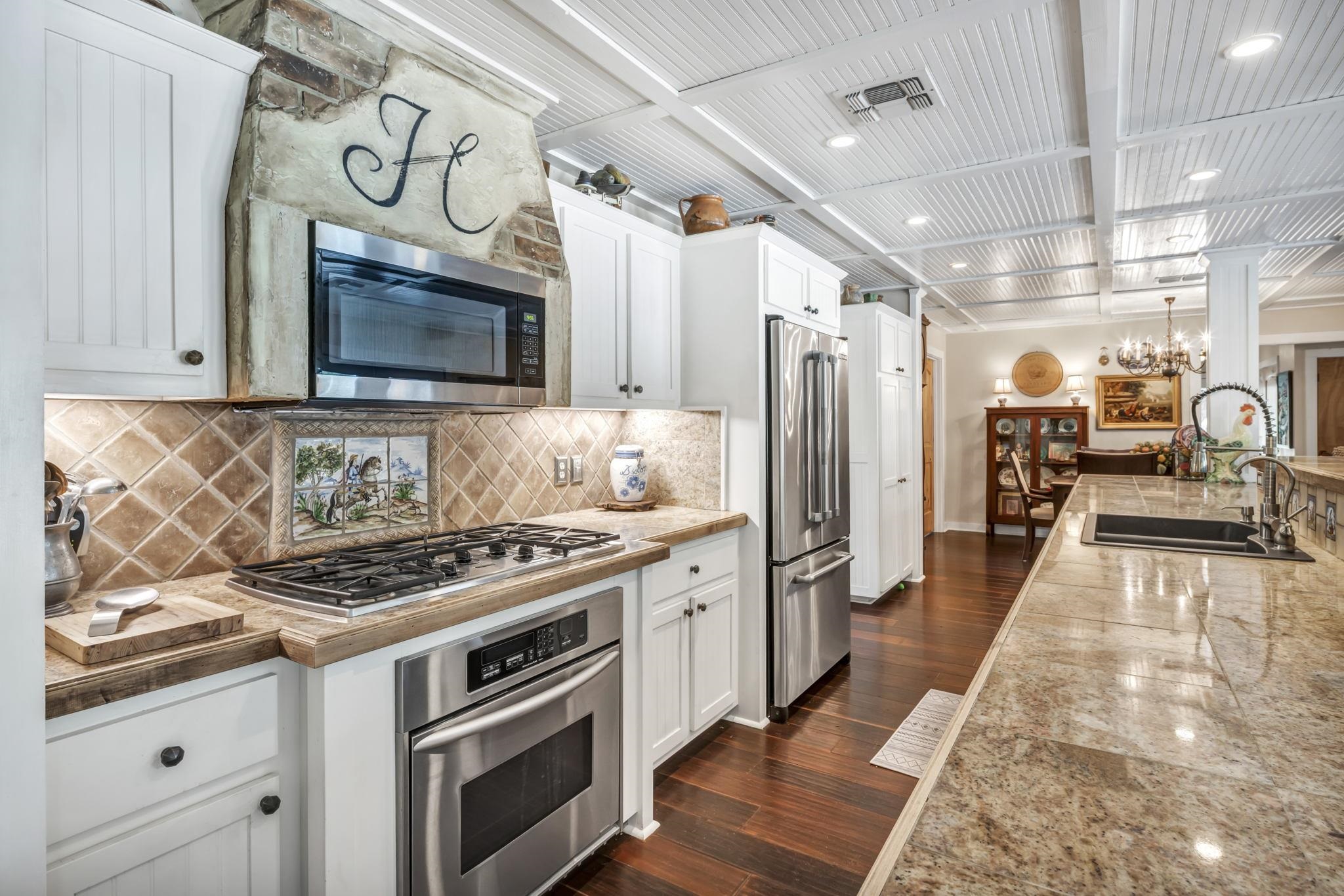 1912 US-281 S Highway