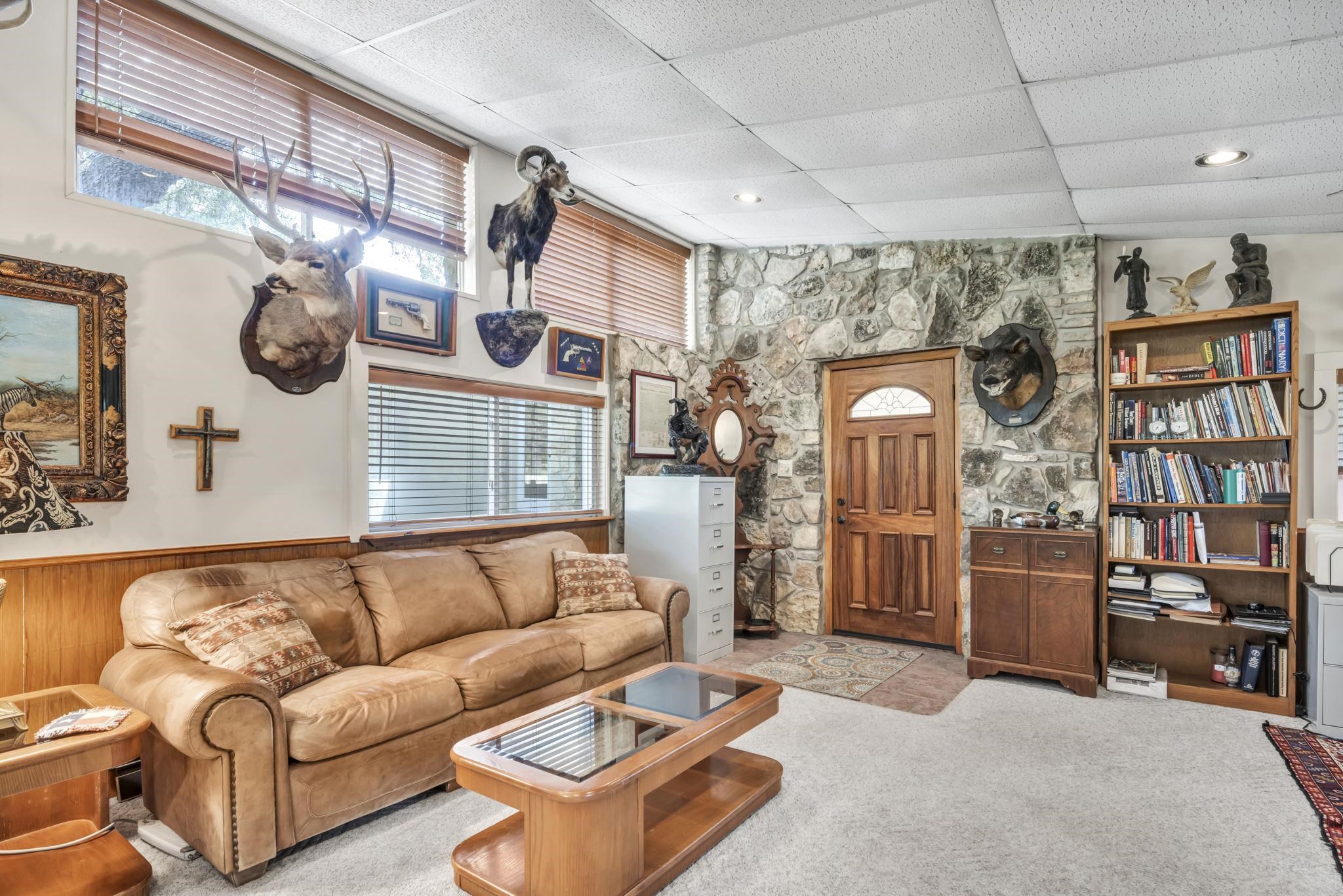 1912 US-281 S Highway