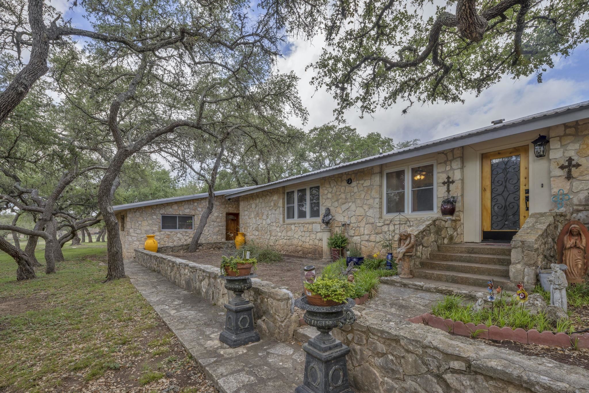 1912 US-281 S Highway