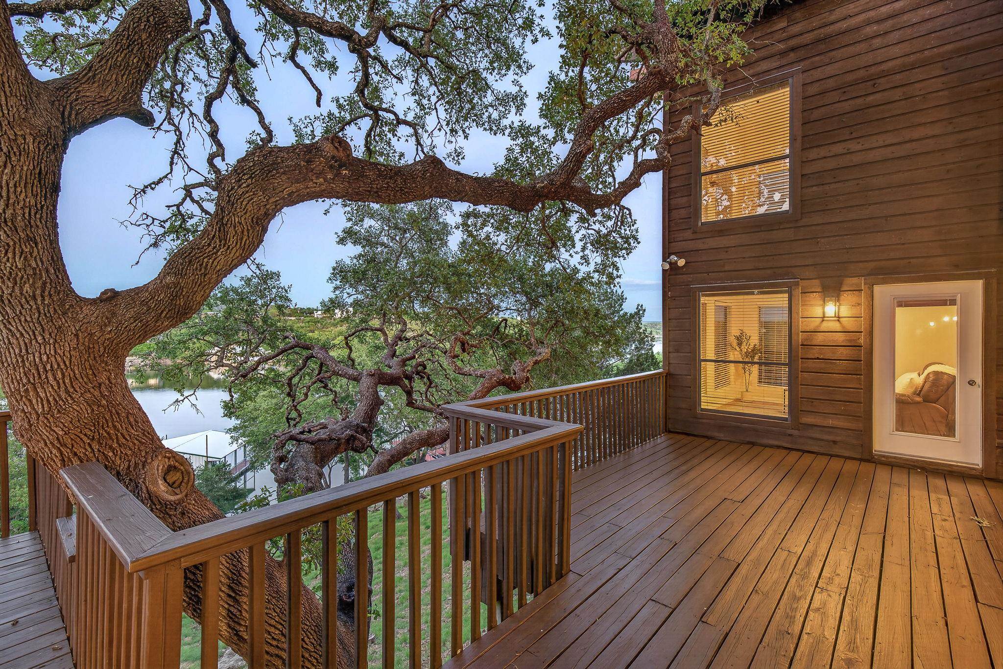 2512 Sunset Cliff Road