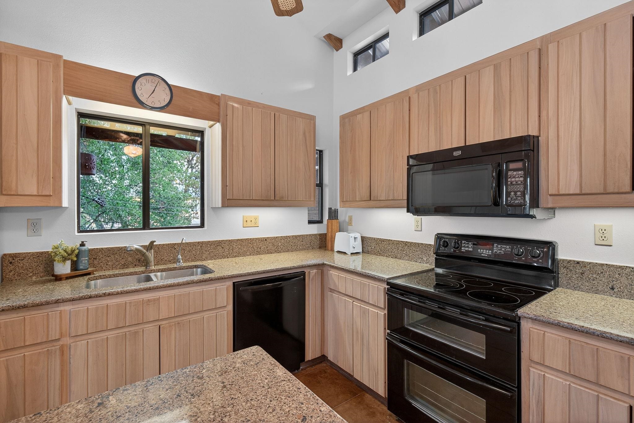 2512 Sunset Cliff Road