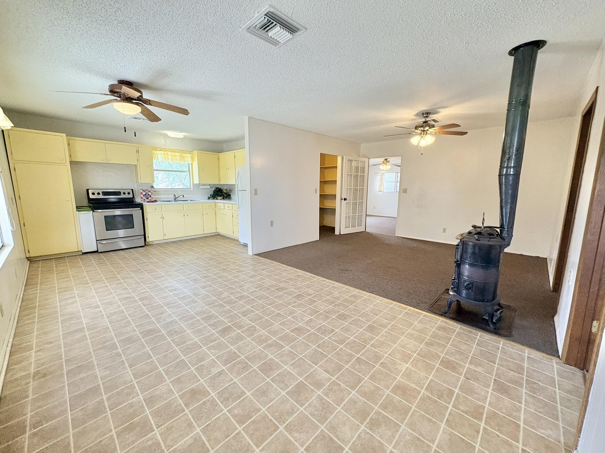 1115 Edgewater Drive