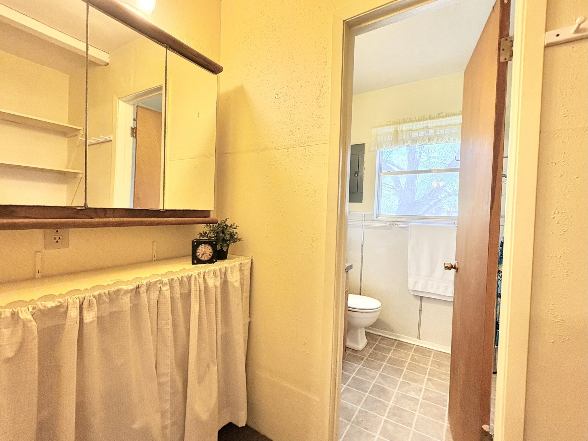 1115 Edgewater Drive