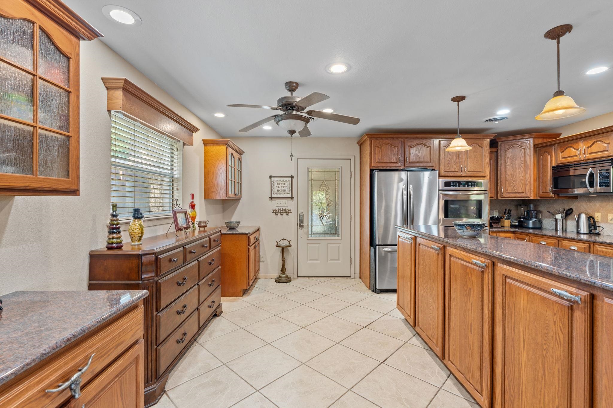 1402 County Road 135