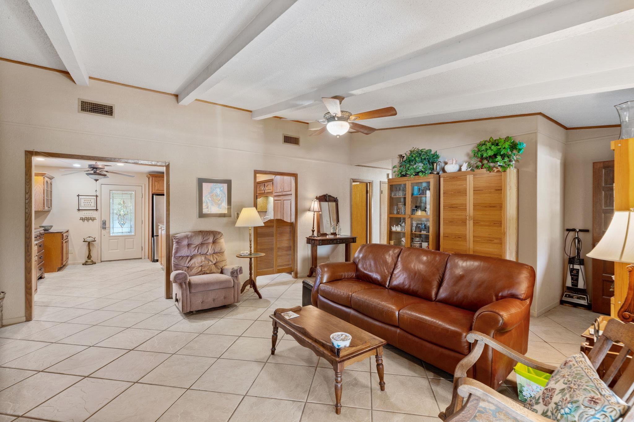 1402 County Road 135