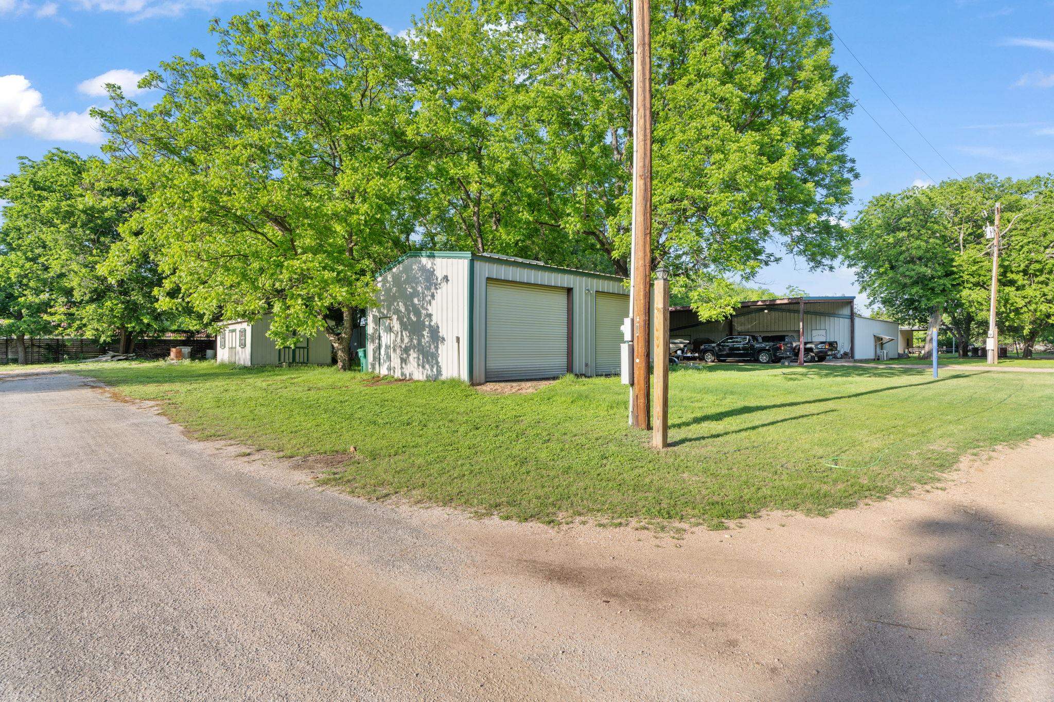 1402 County Road 135