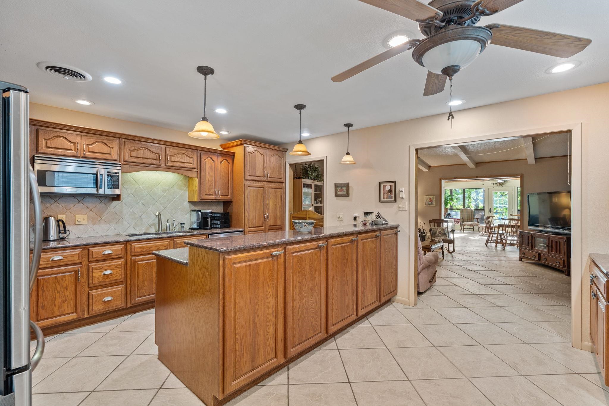 1402 County Road 135