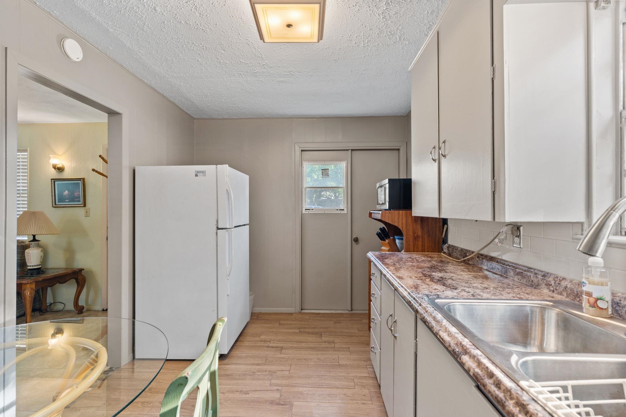 1402 County Road 135