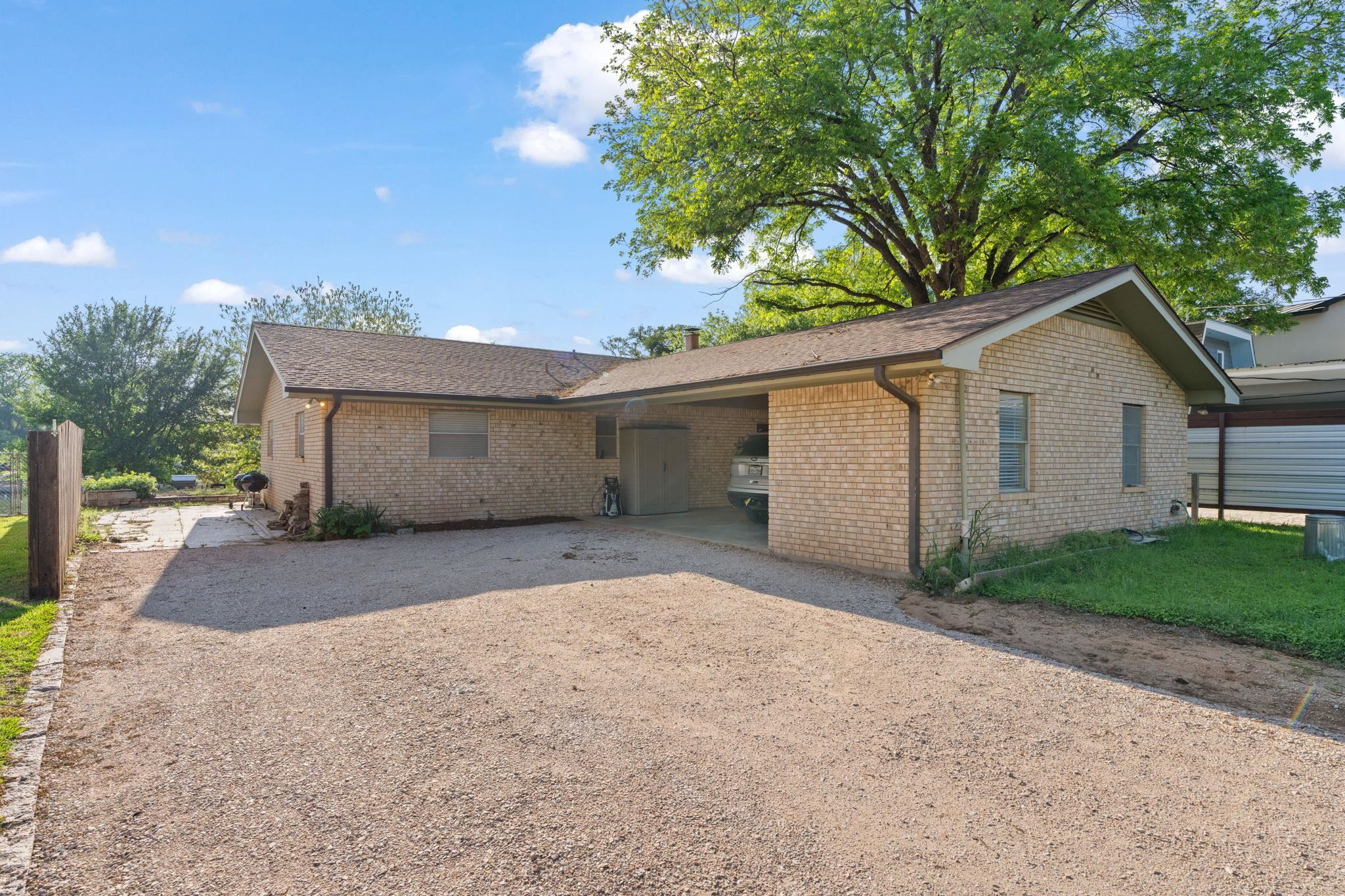 1402 County Road 135