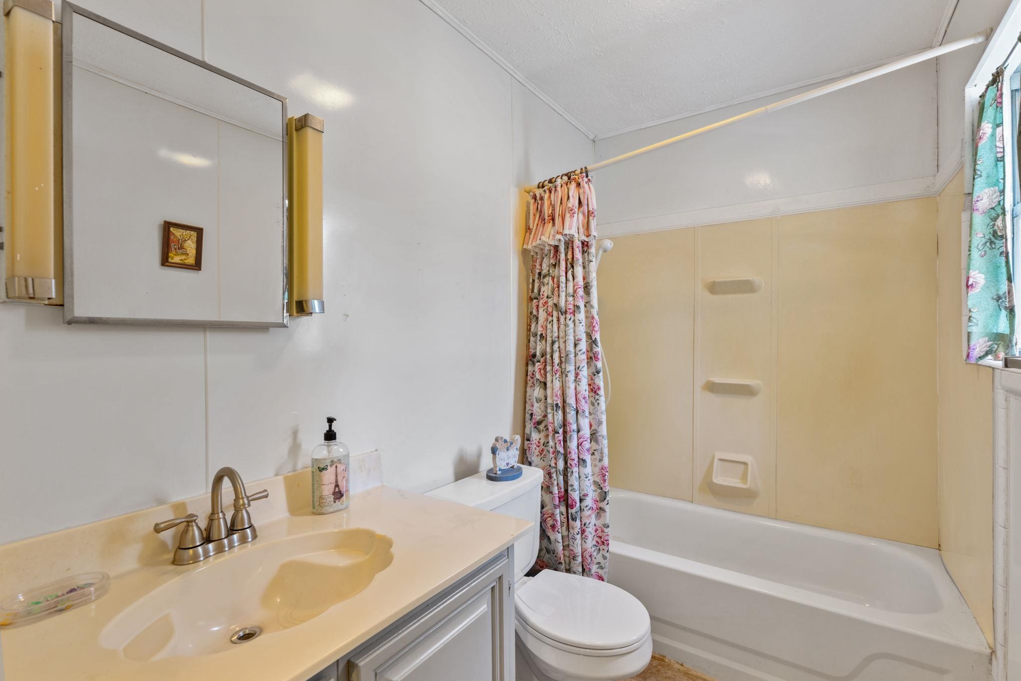 1402 County Road 135