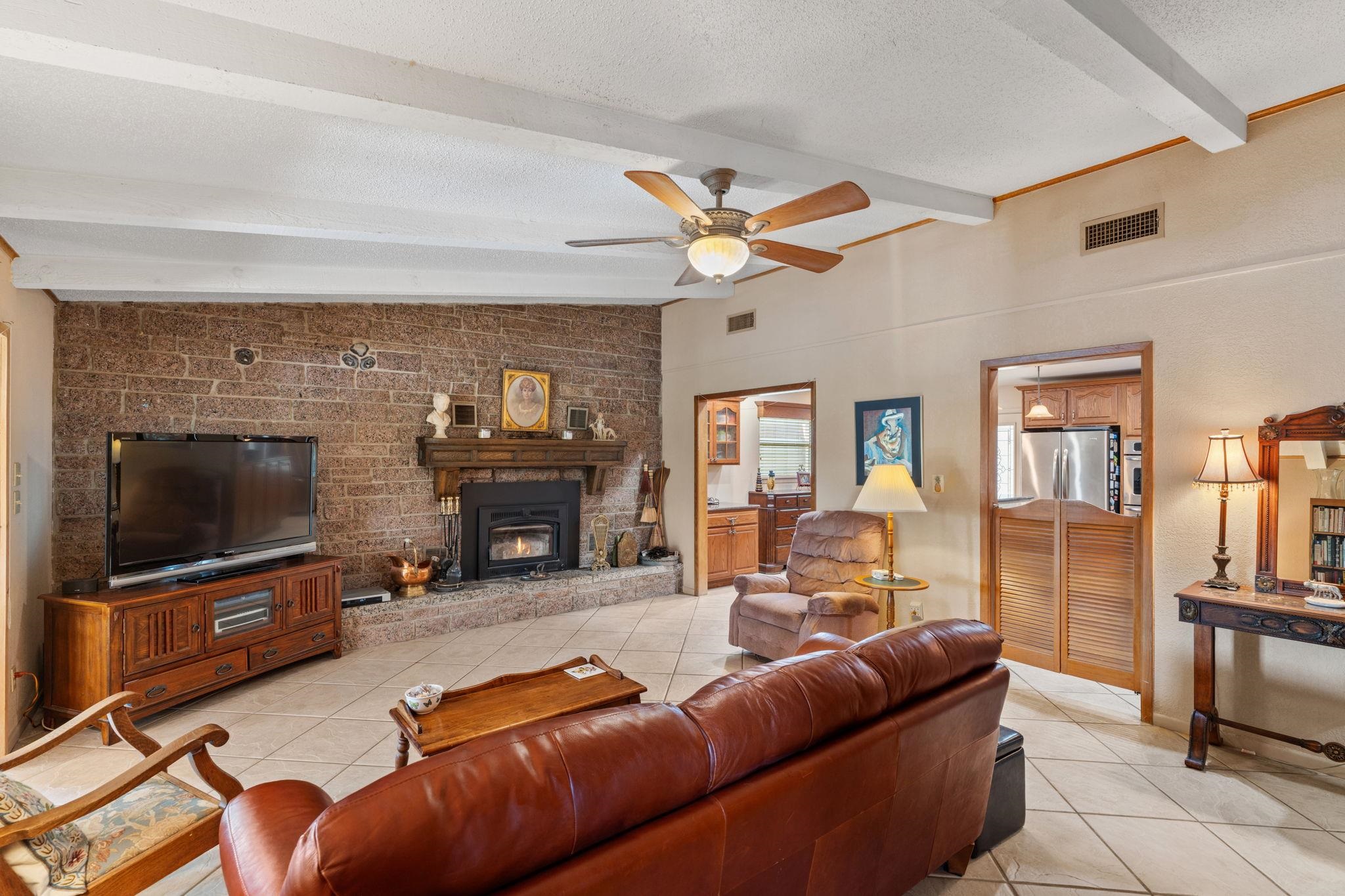 1402 County Road 135