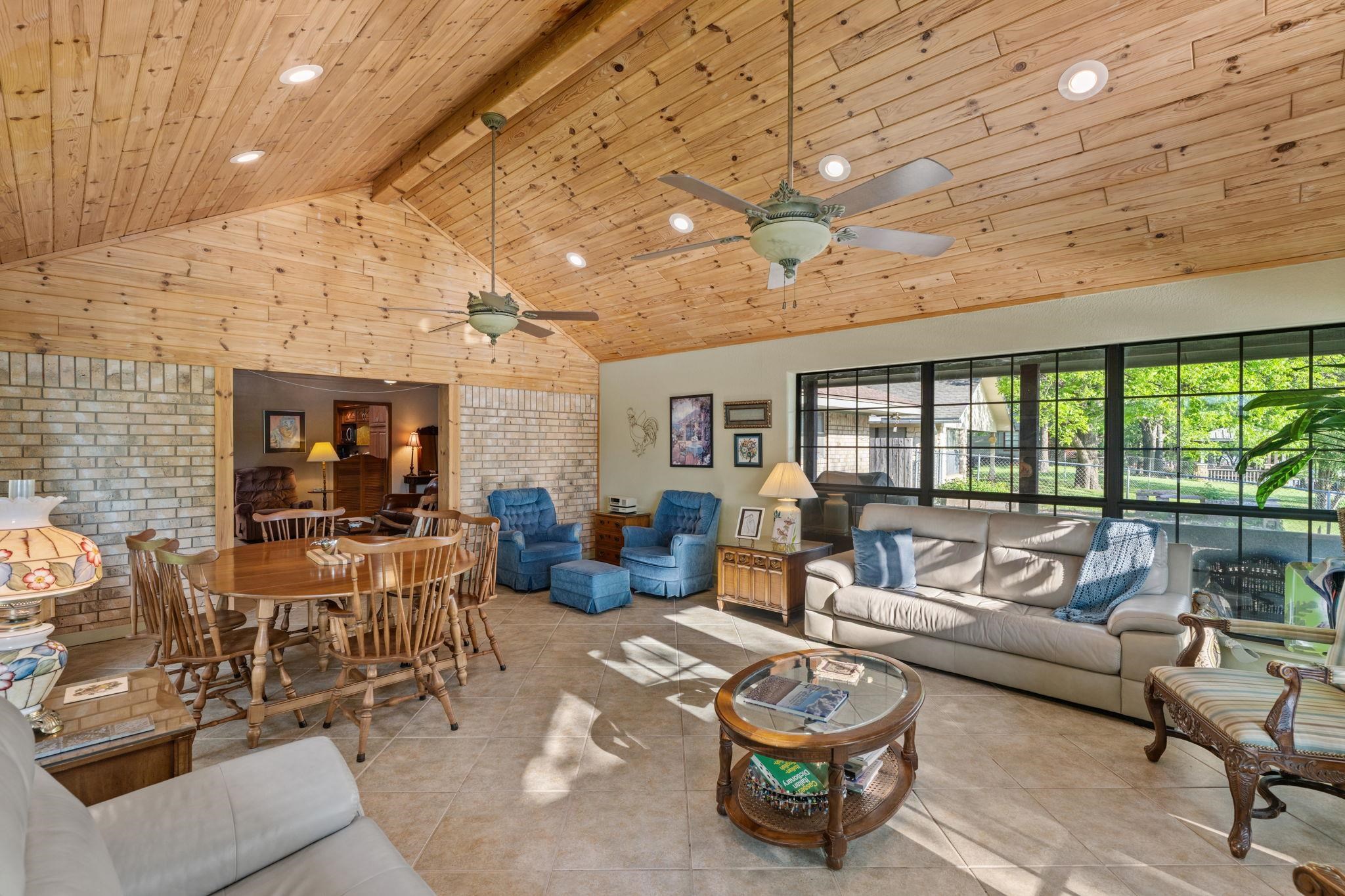 1402 County Road 135