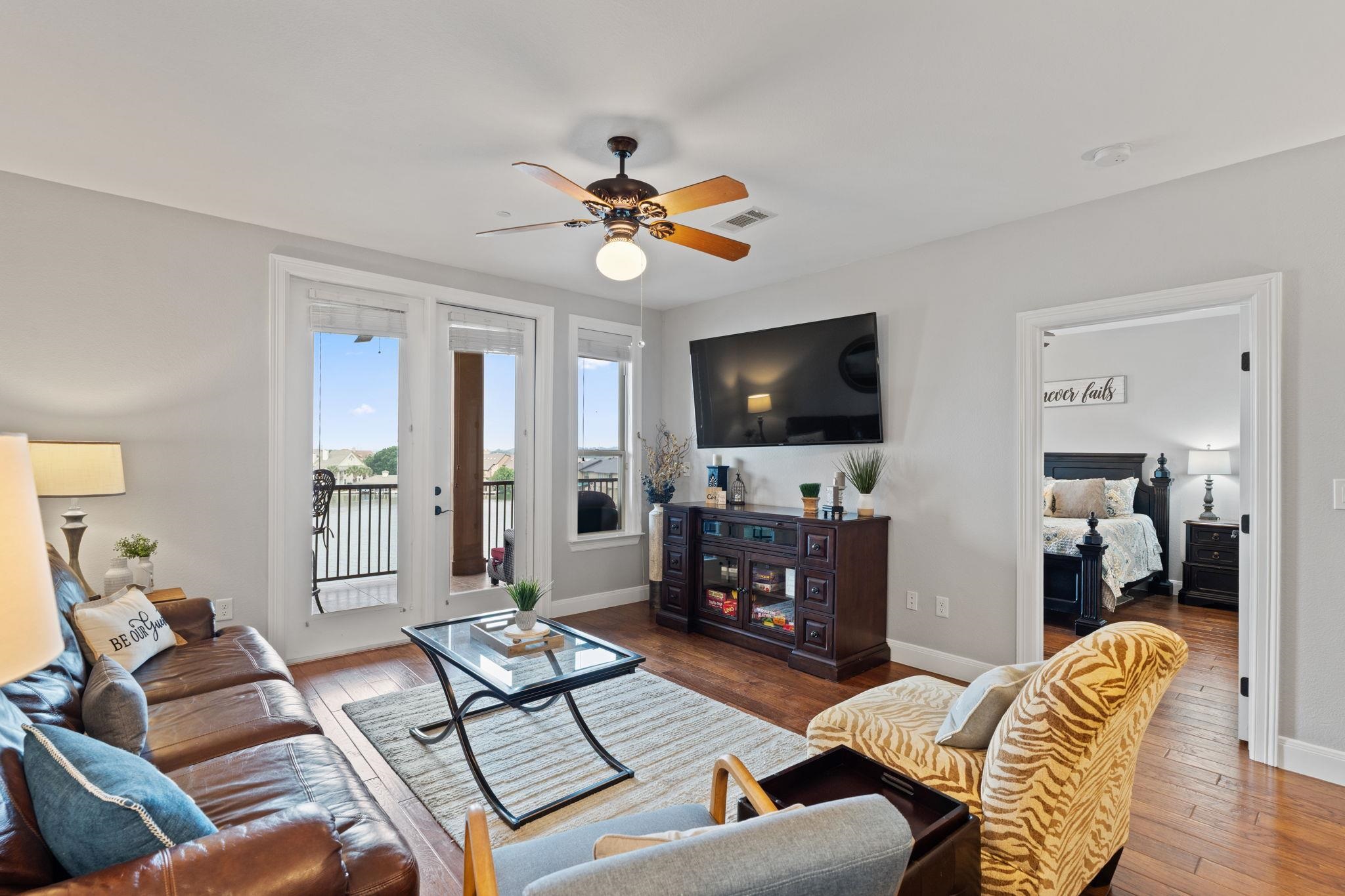 98 Island Dr