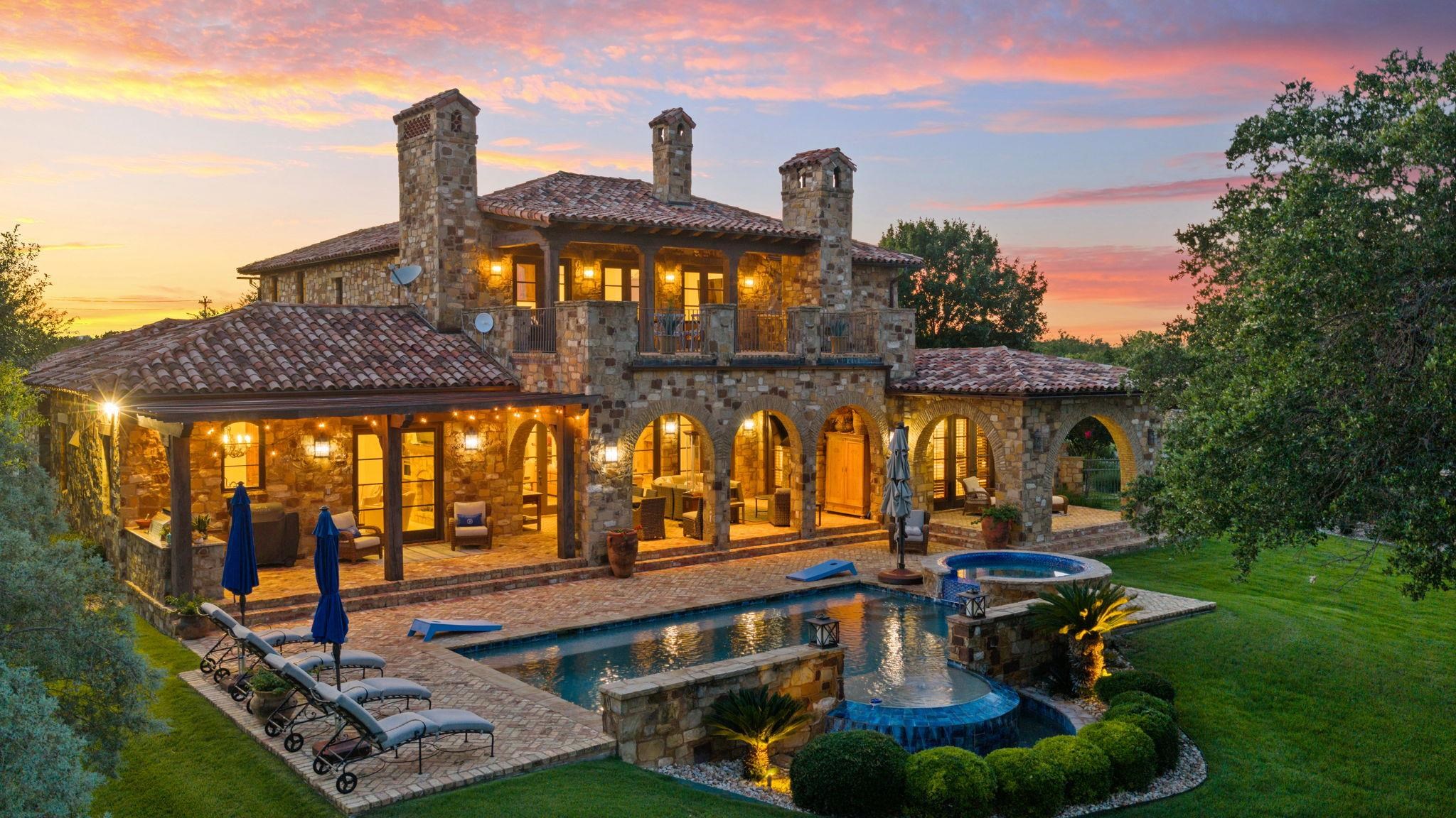 305 La Serena Loop