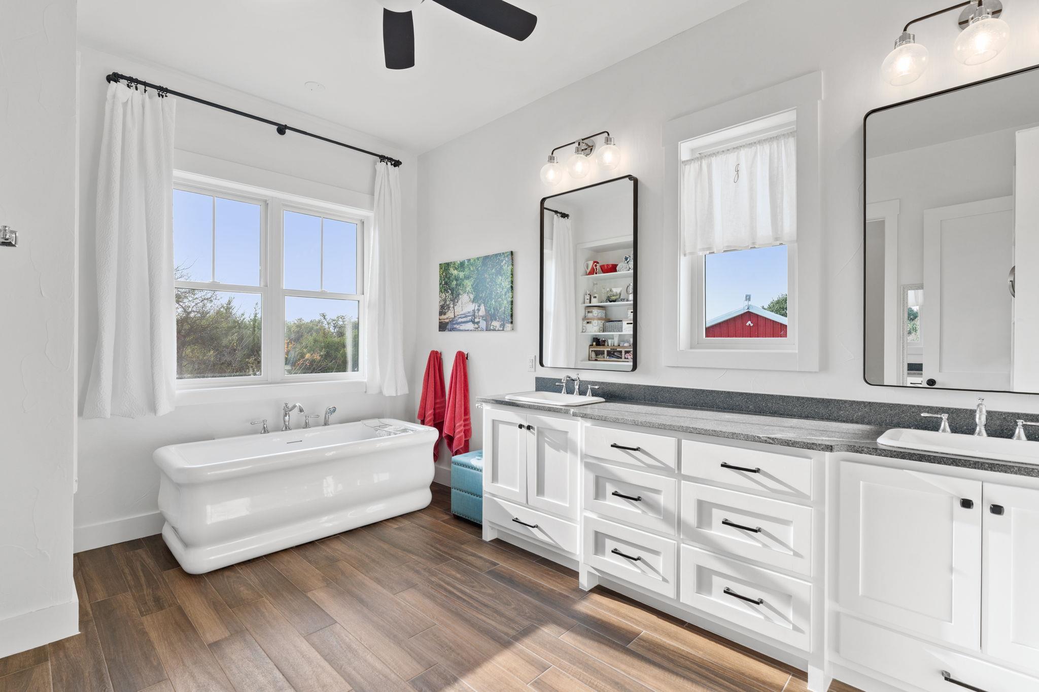 452 Southwick Ranch RD