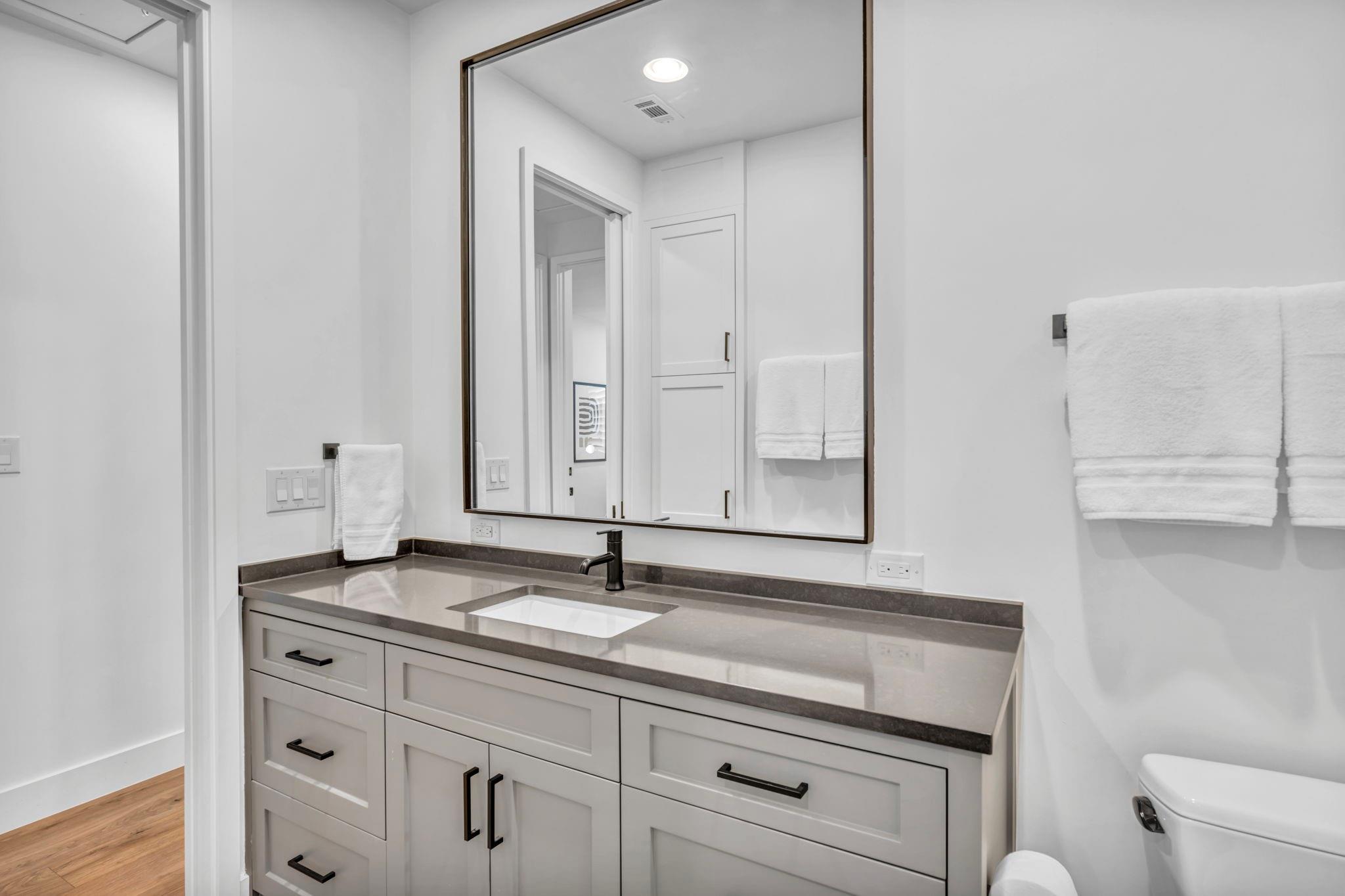 103 Cove East DR, Horseshoe Bay