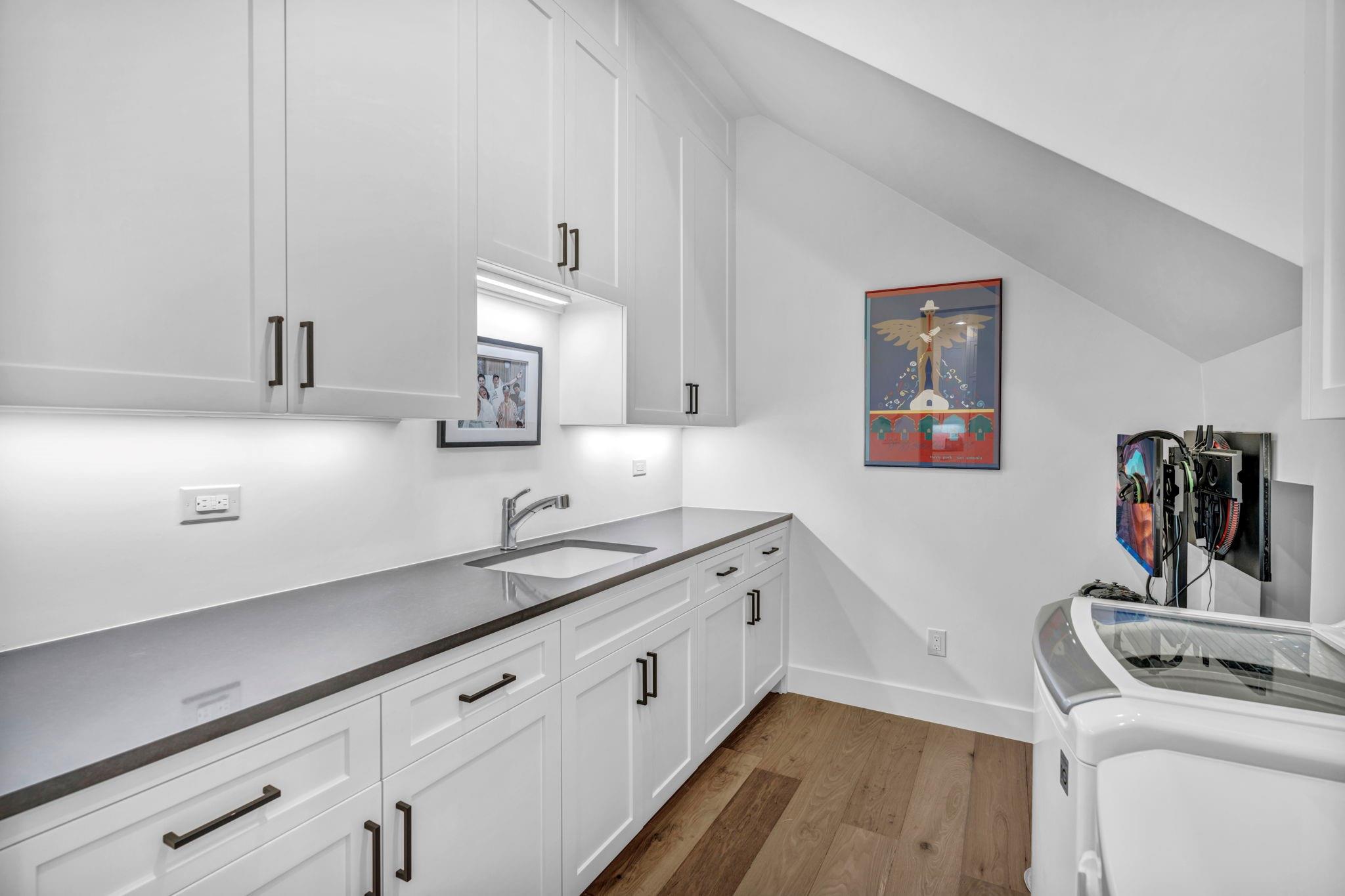 103 Cove East DR, Horseshoe Bay