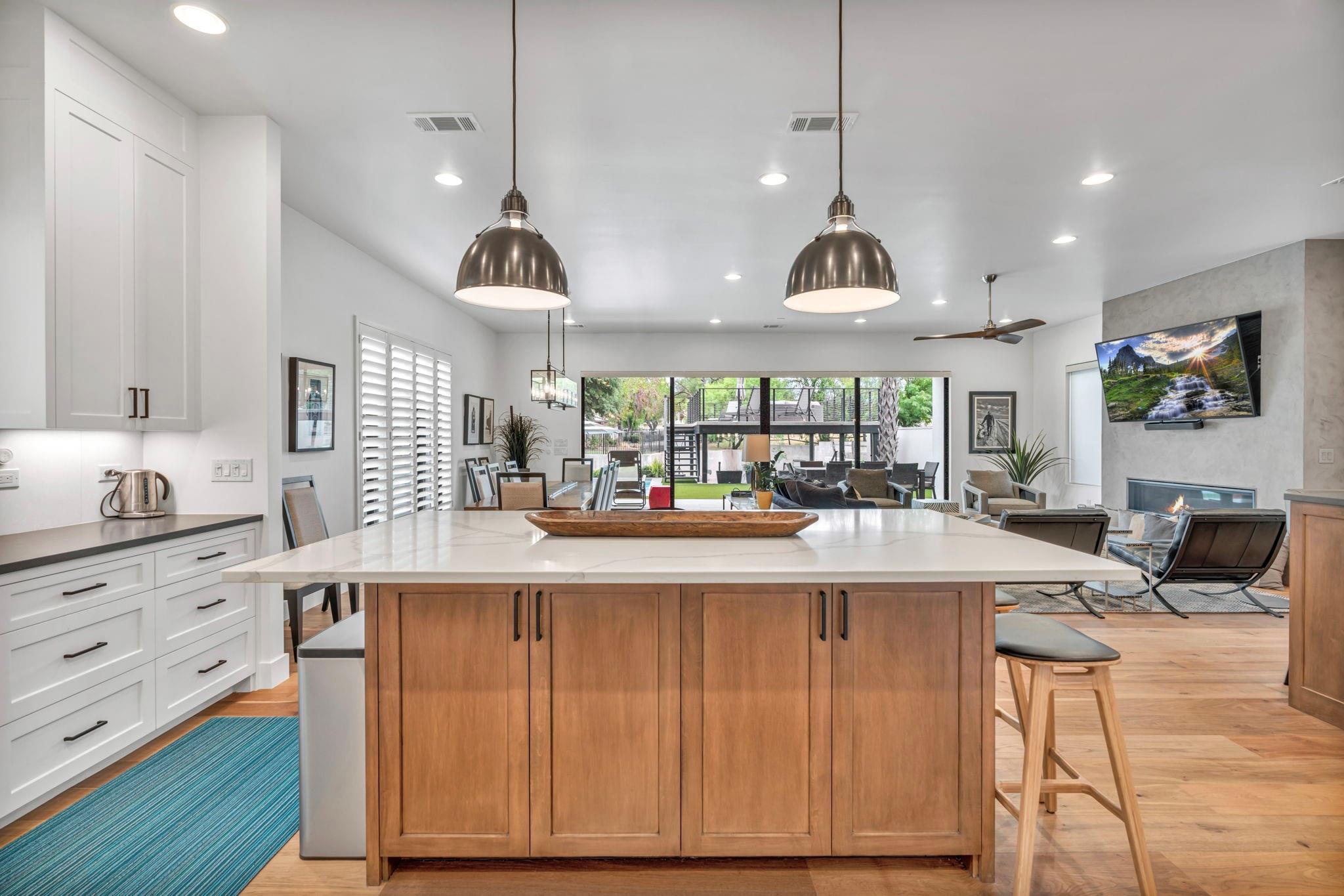 103 Cove East DR, Horseshoe Bay