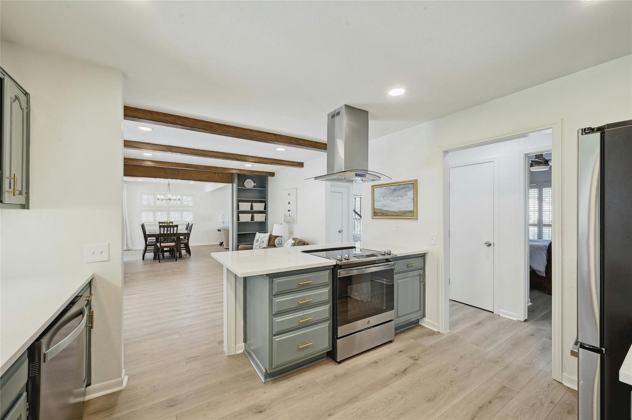 608 Sombrero DR