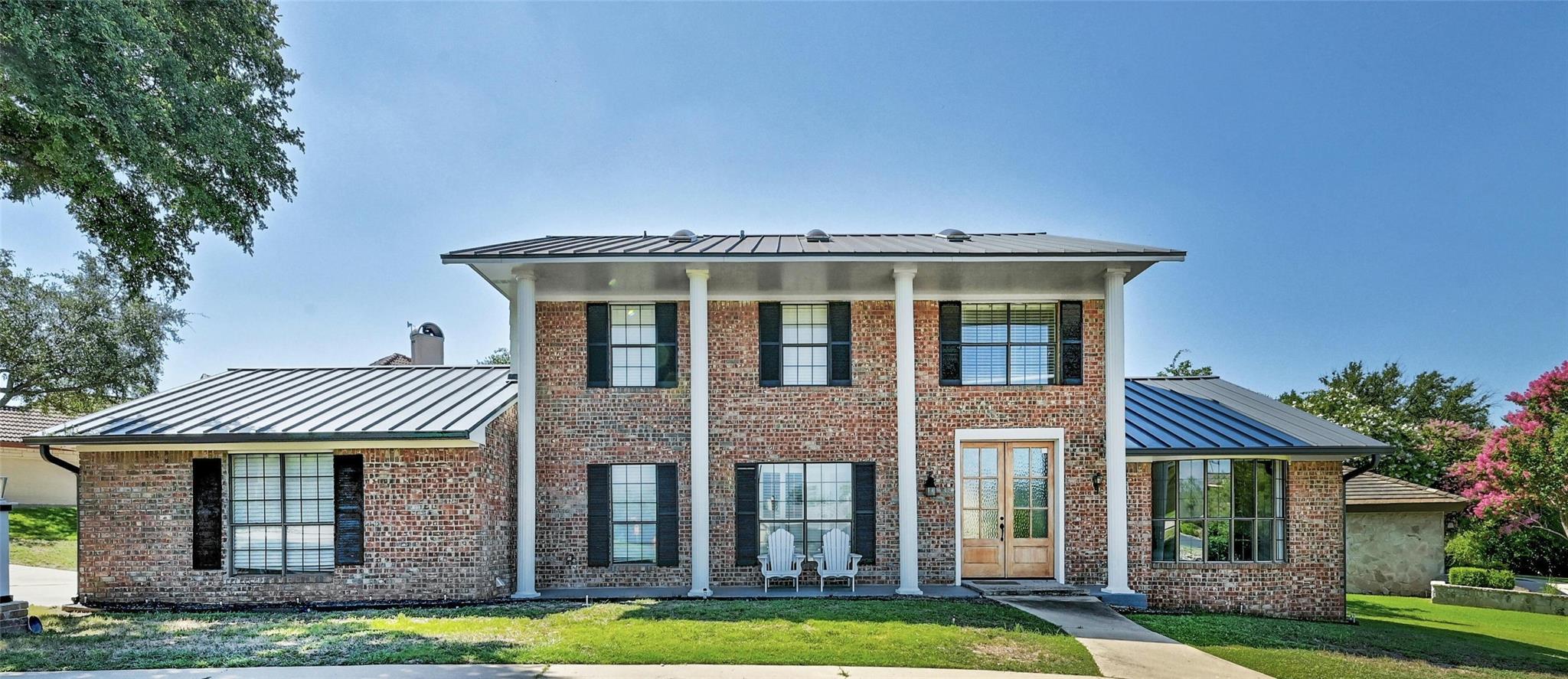 608 Sombrero DR
