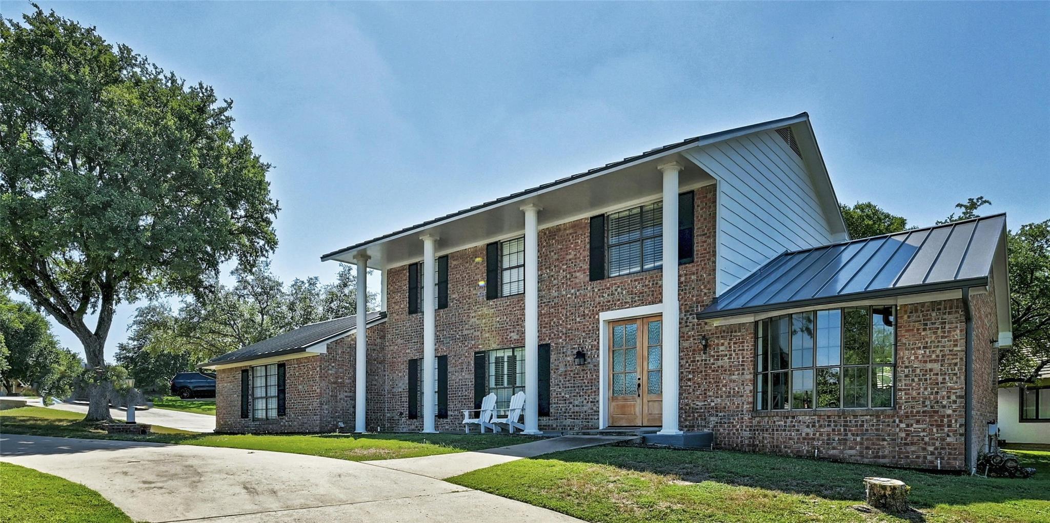 608 Sombrero DR