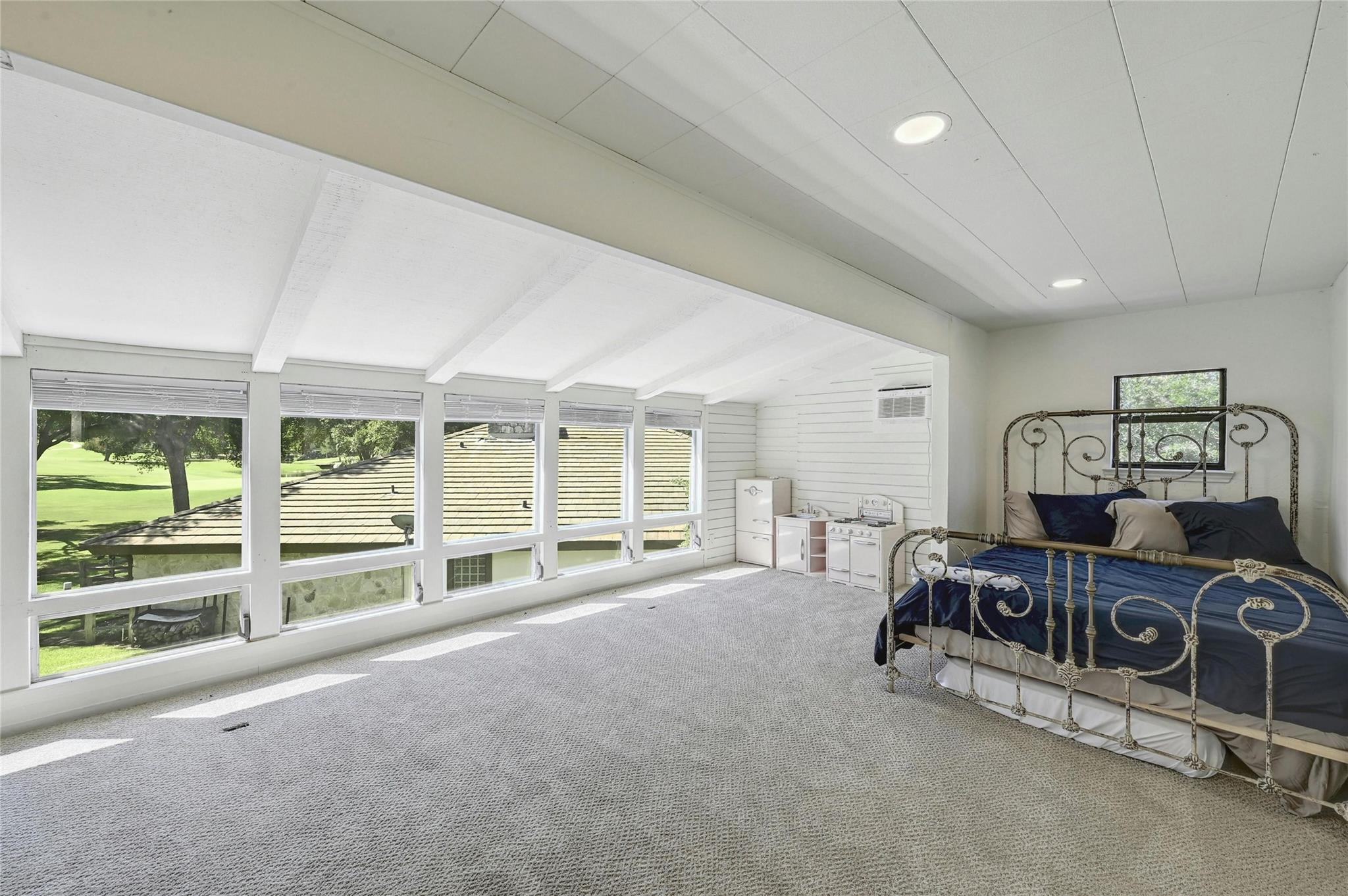 608 Sombrero DR