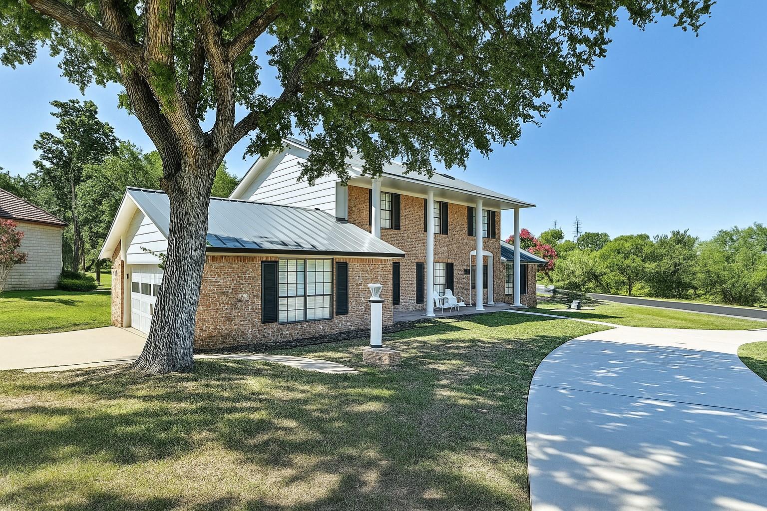 608 Sombrero DR