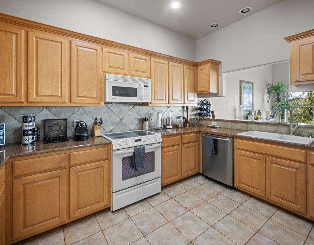 5900 W Fm 2147 # 106