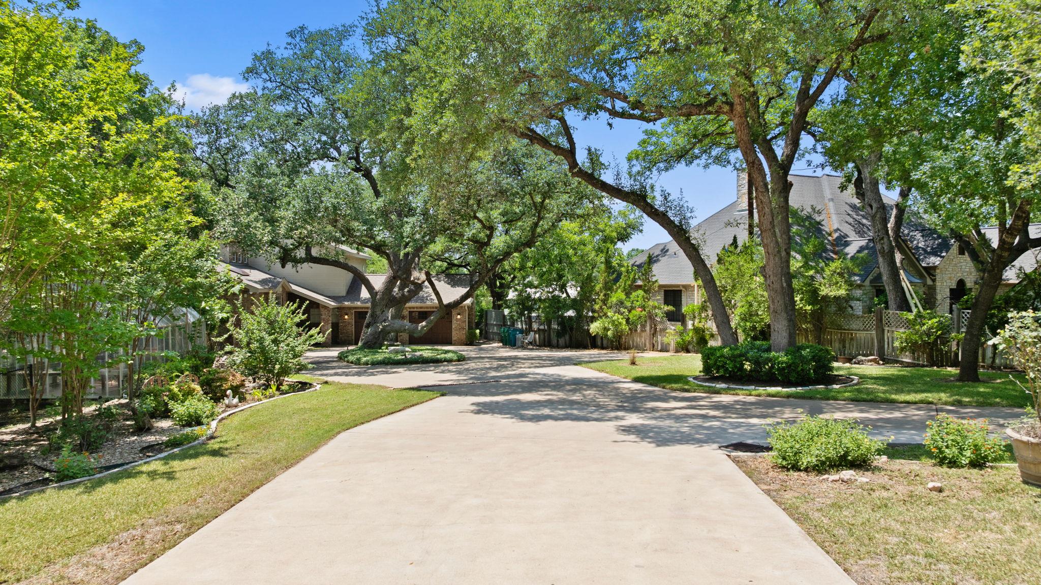 1005 Terry LN