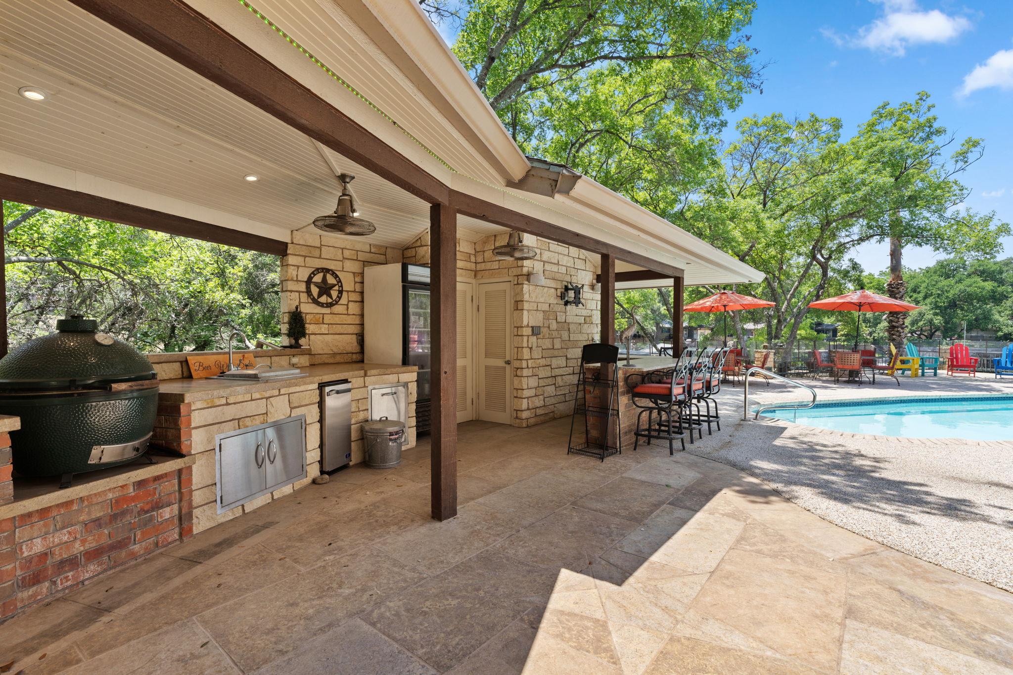 1005 Terry LN