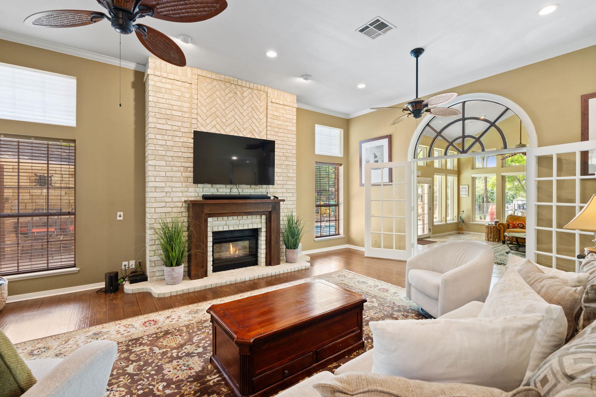 1005 Terry LN