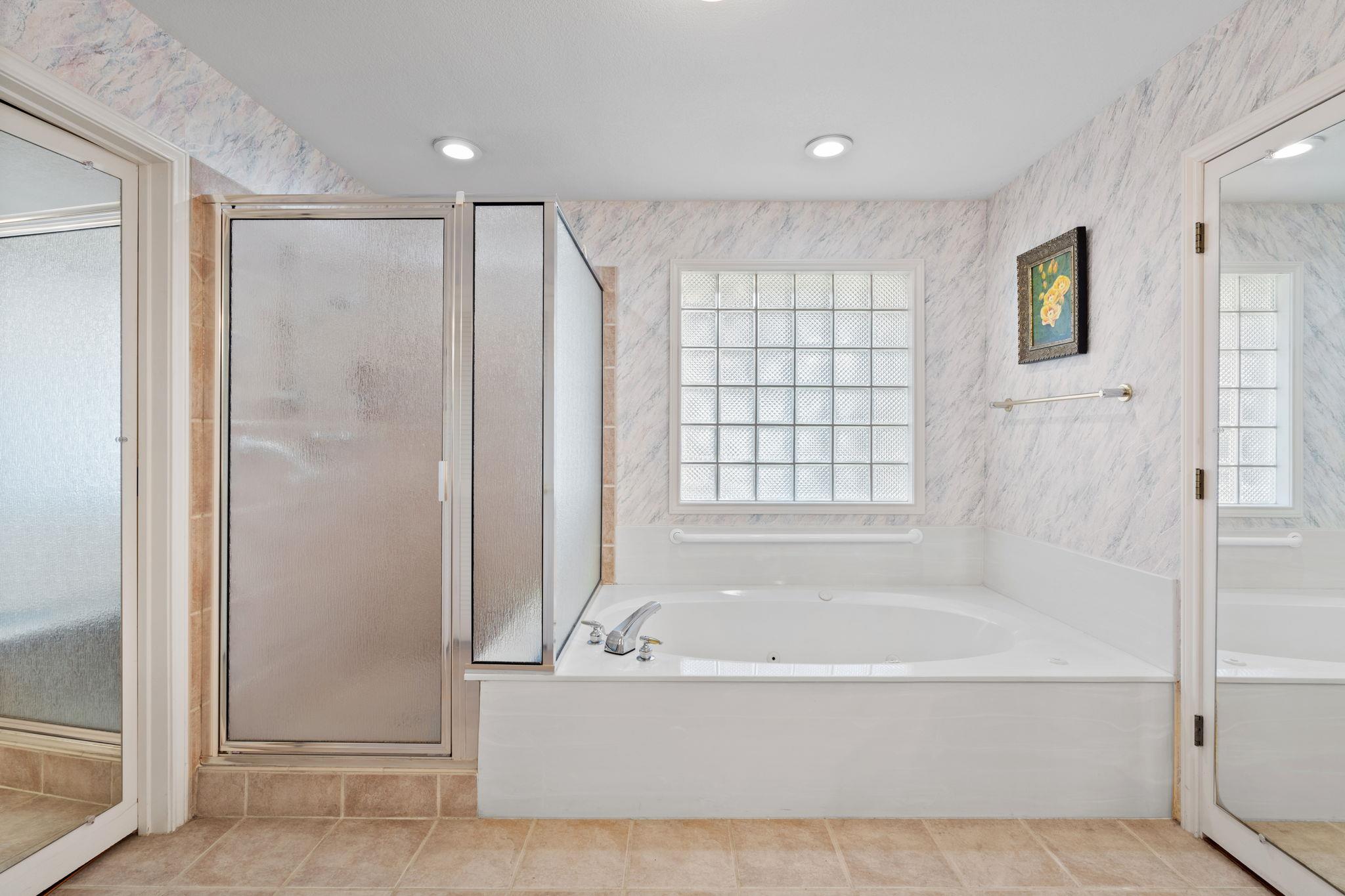 1310 Clayton Nolen DR