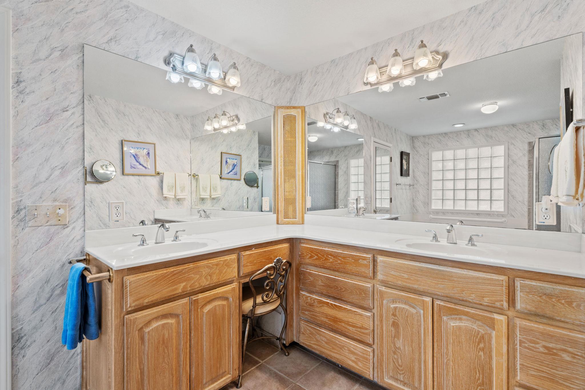 1310 Clayton Nolen DR