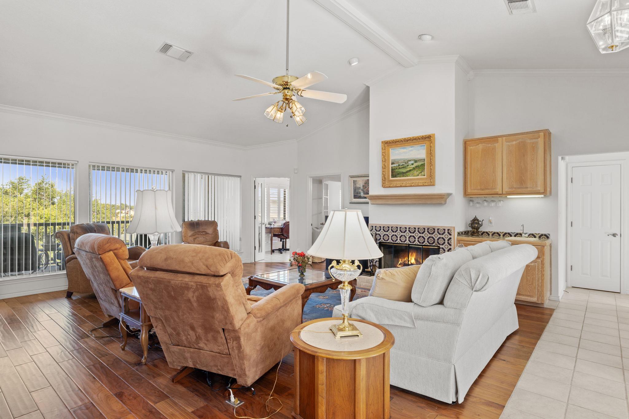 1310 Clayton Nolen DR