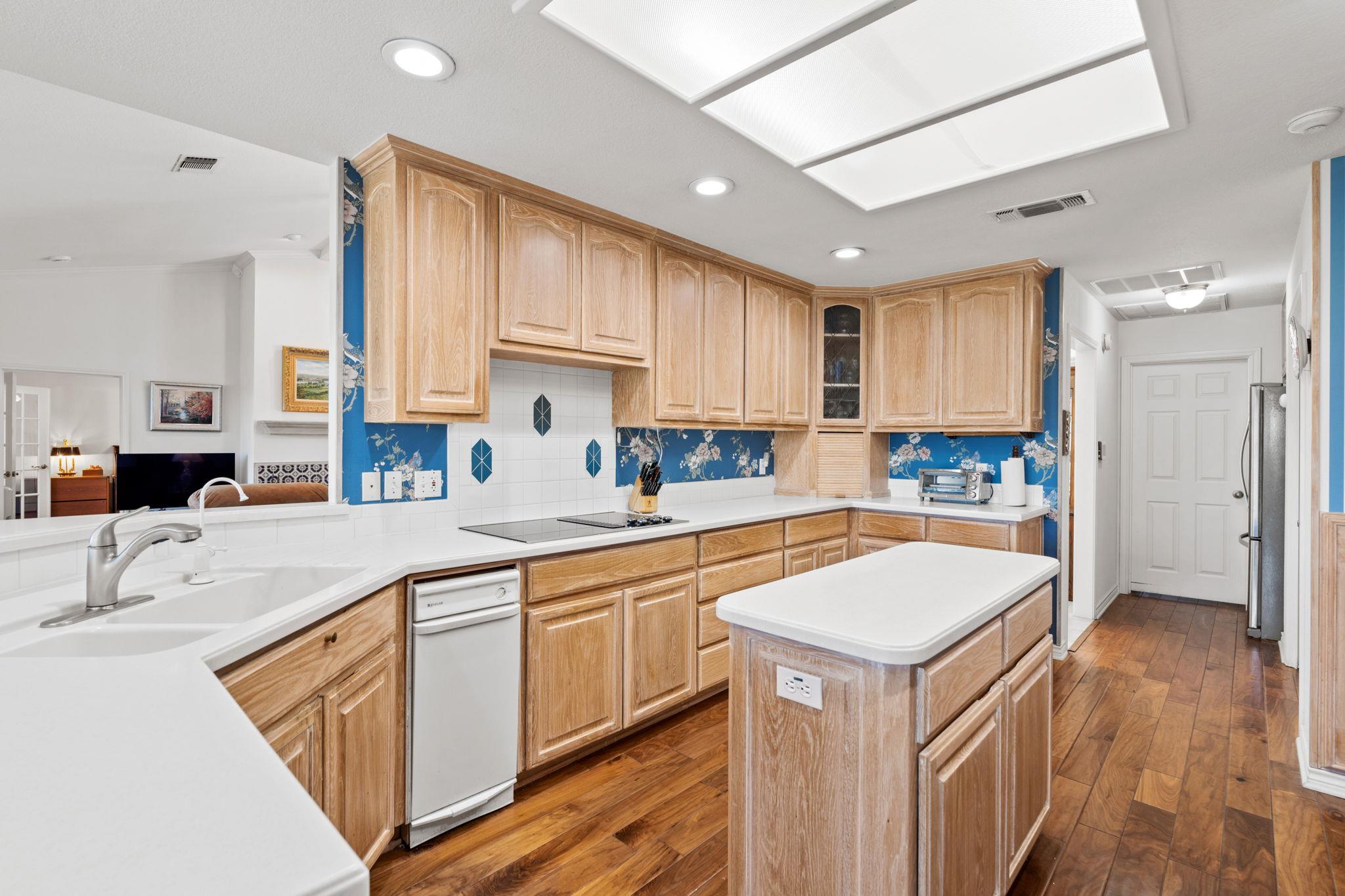 1310 Clayton Nolen DR