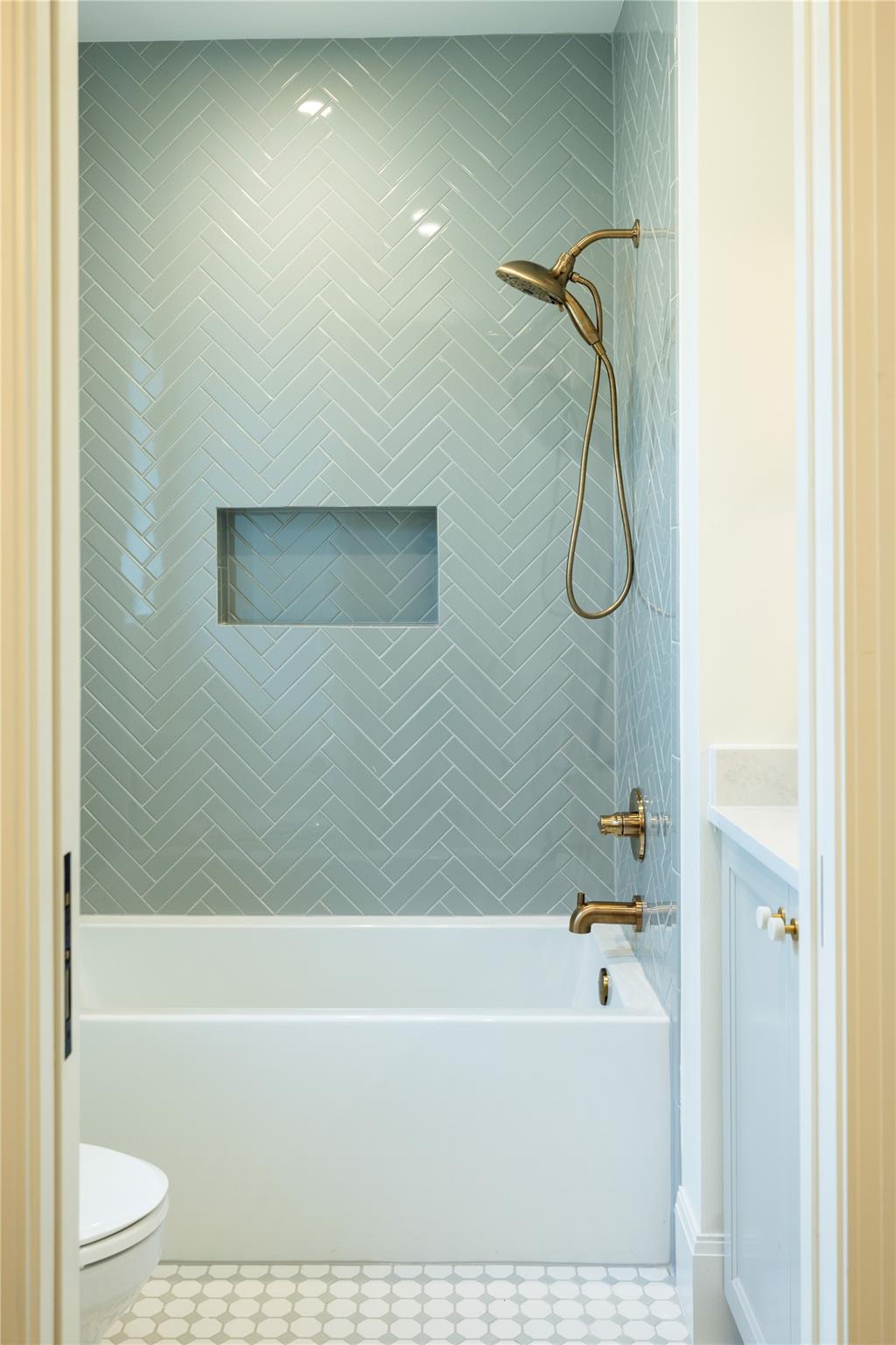 701 Hi Circle North DR # B