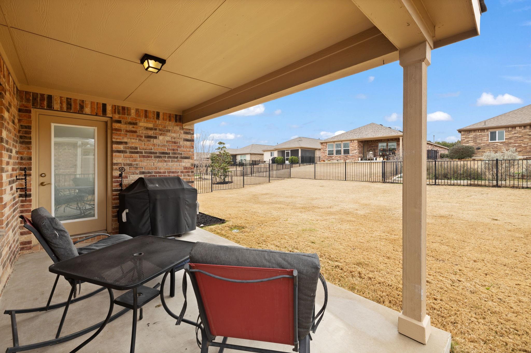 823 Hamilton LN