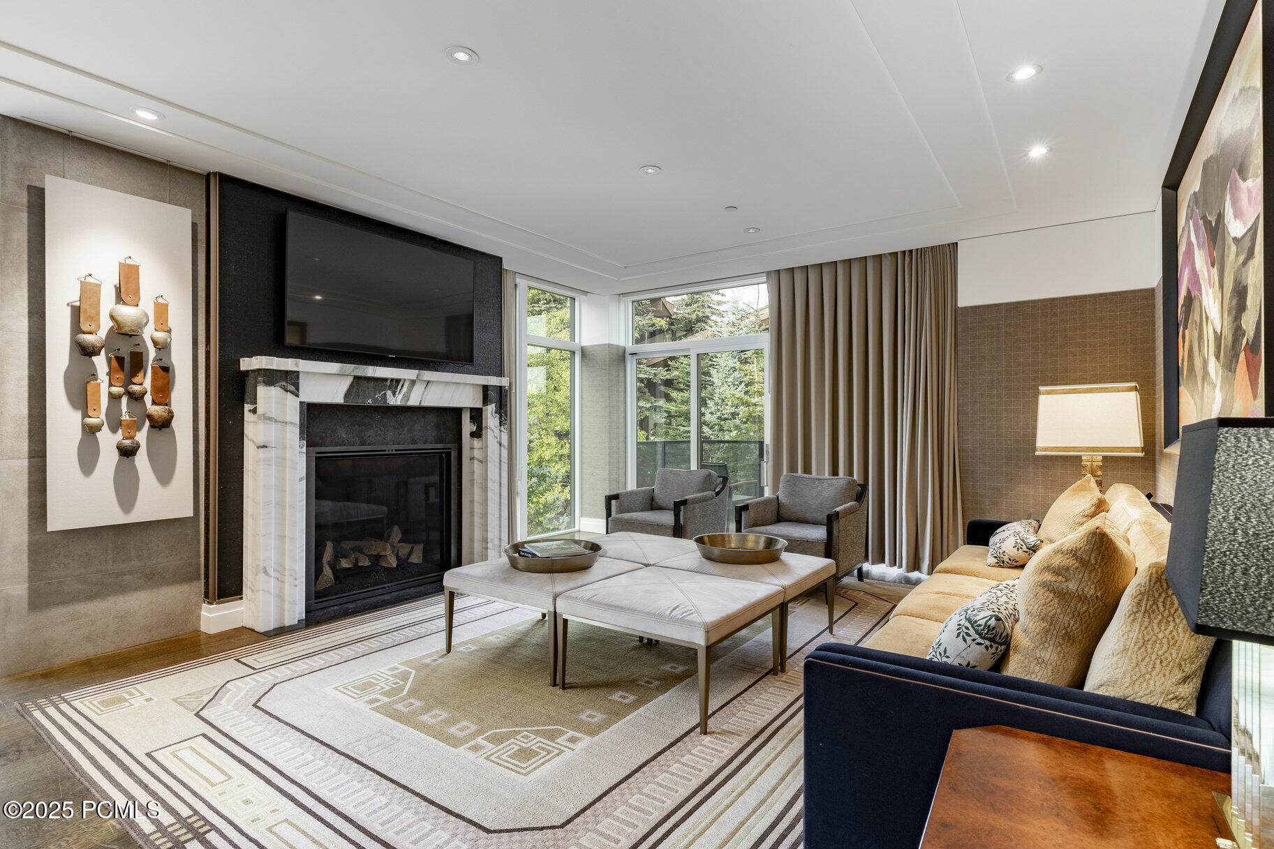 7520 Royal Street, 411