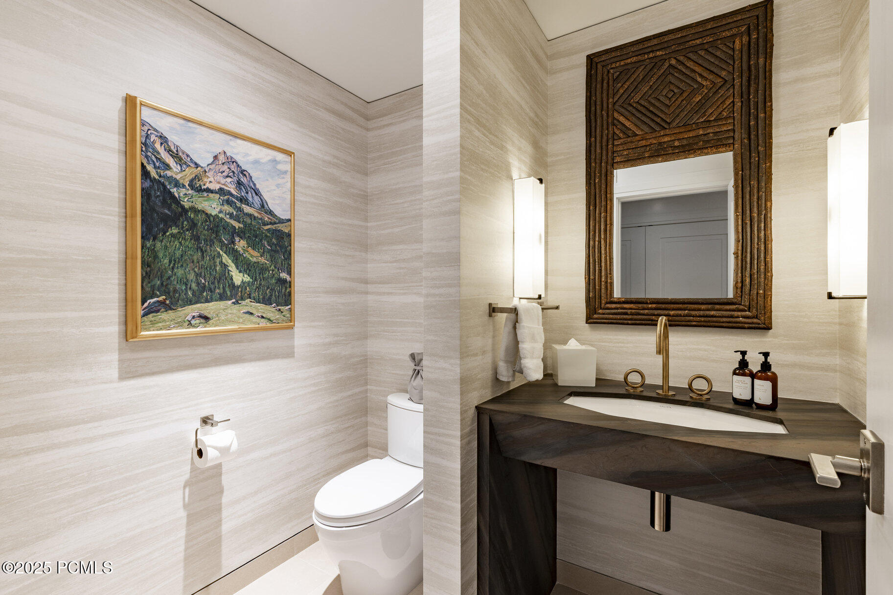 7520 Royal Street, 411