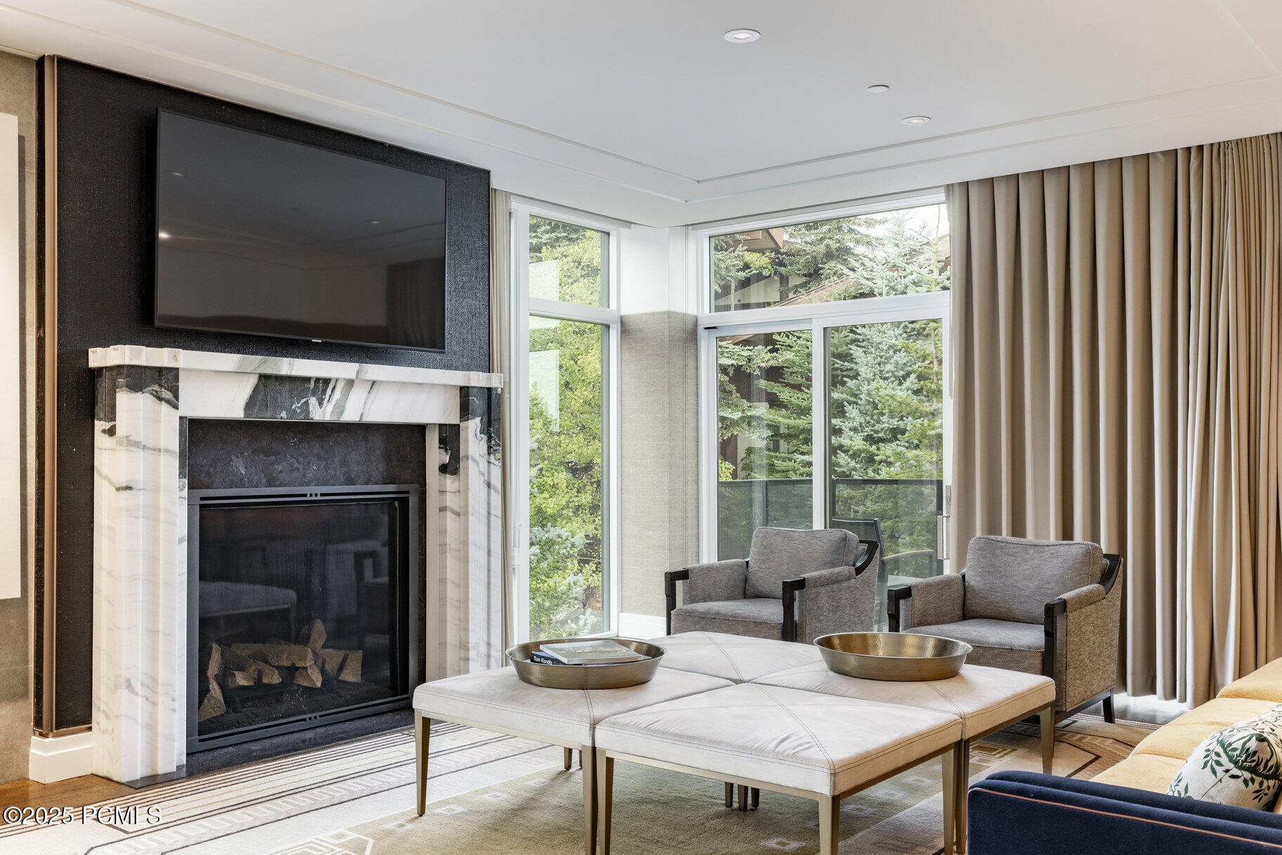 7520 Royal Street, 411