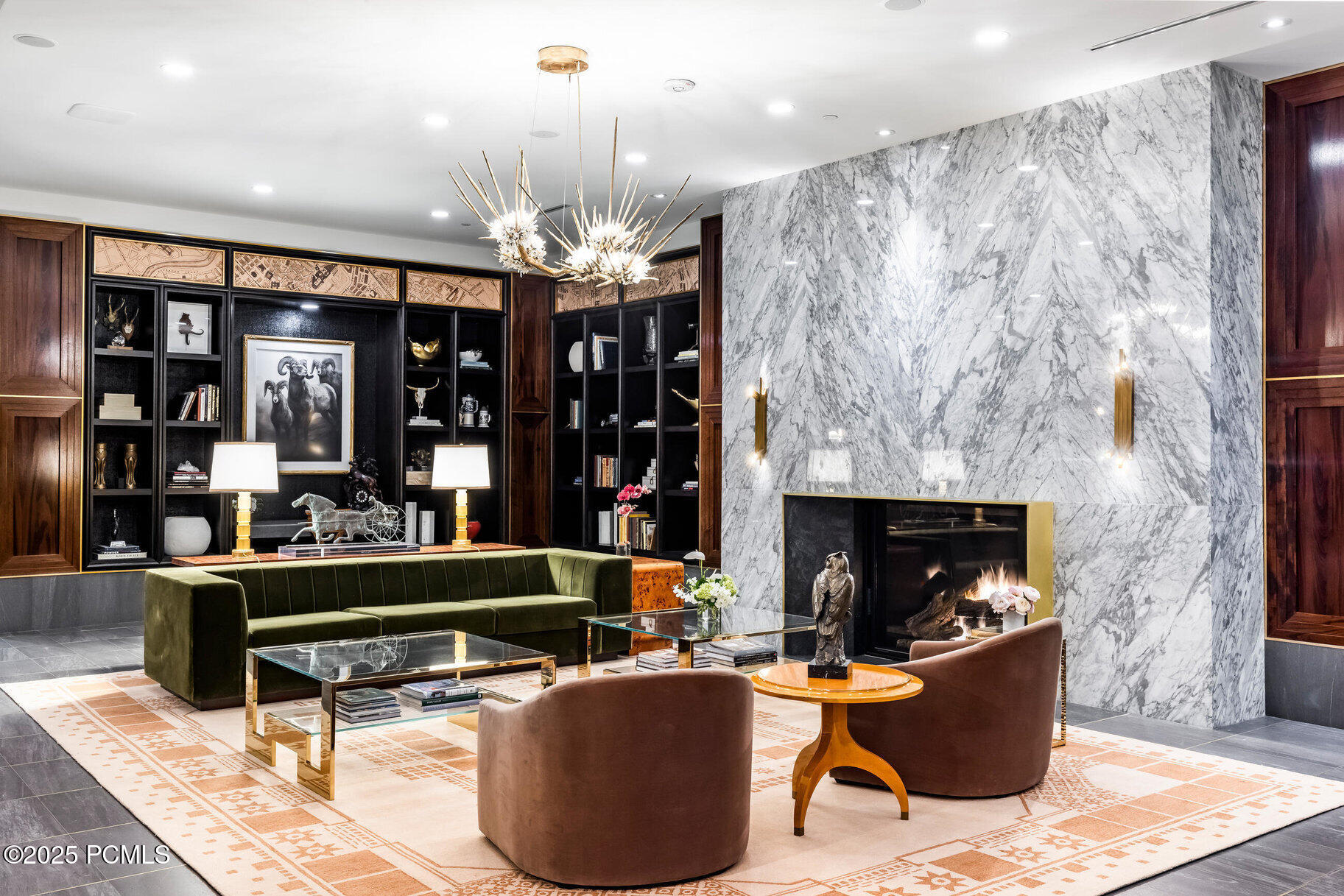 7520 Royal Street, 411