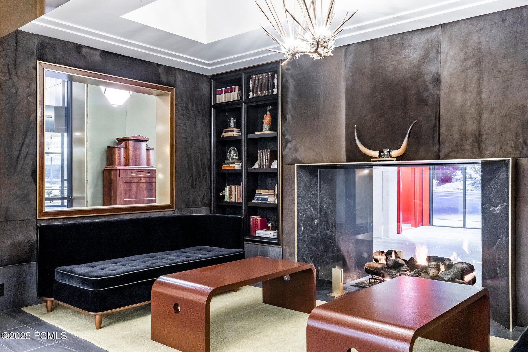 7520 Royal Street, 411