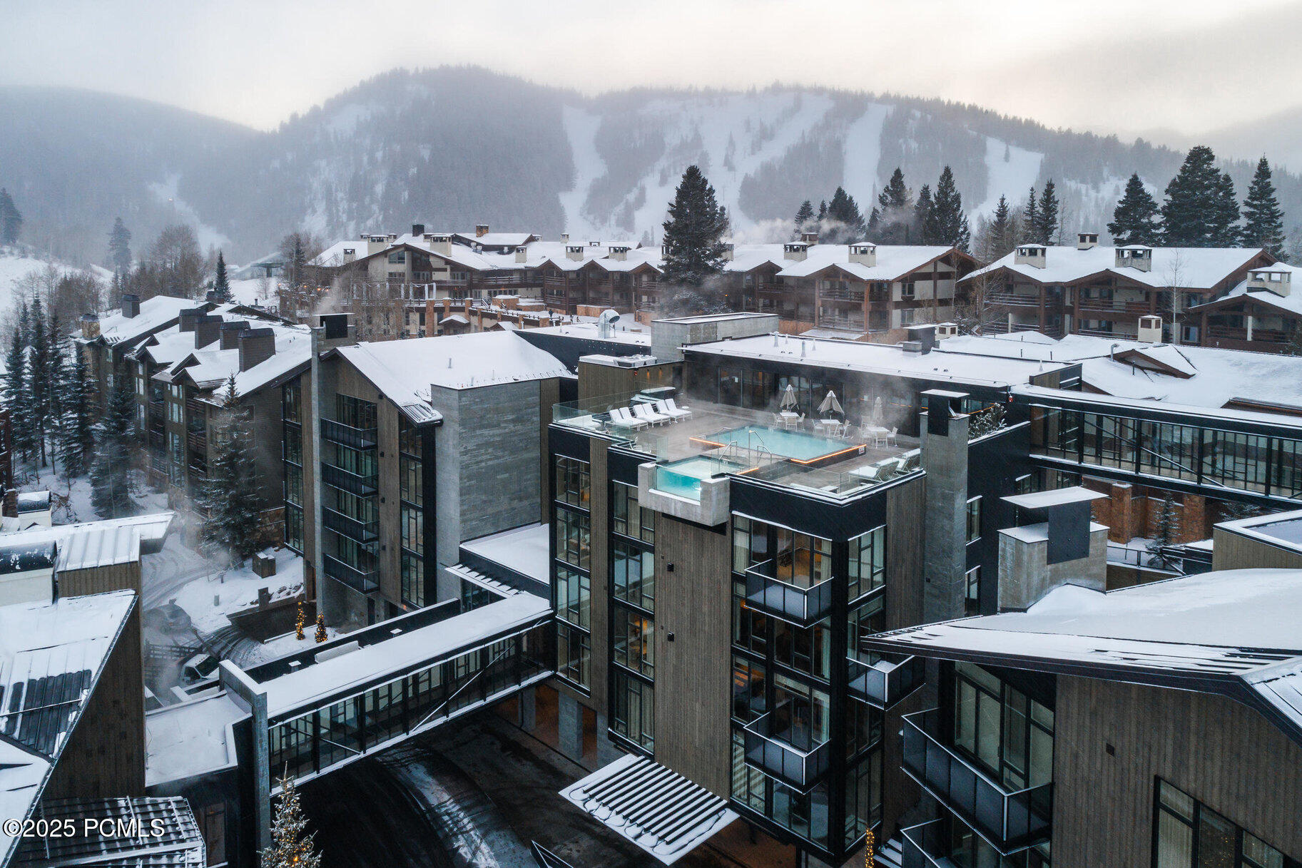 7520 Royal Street, 411