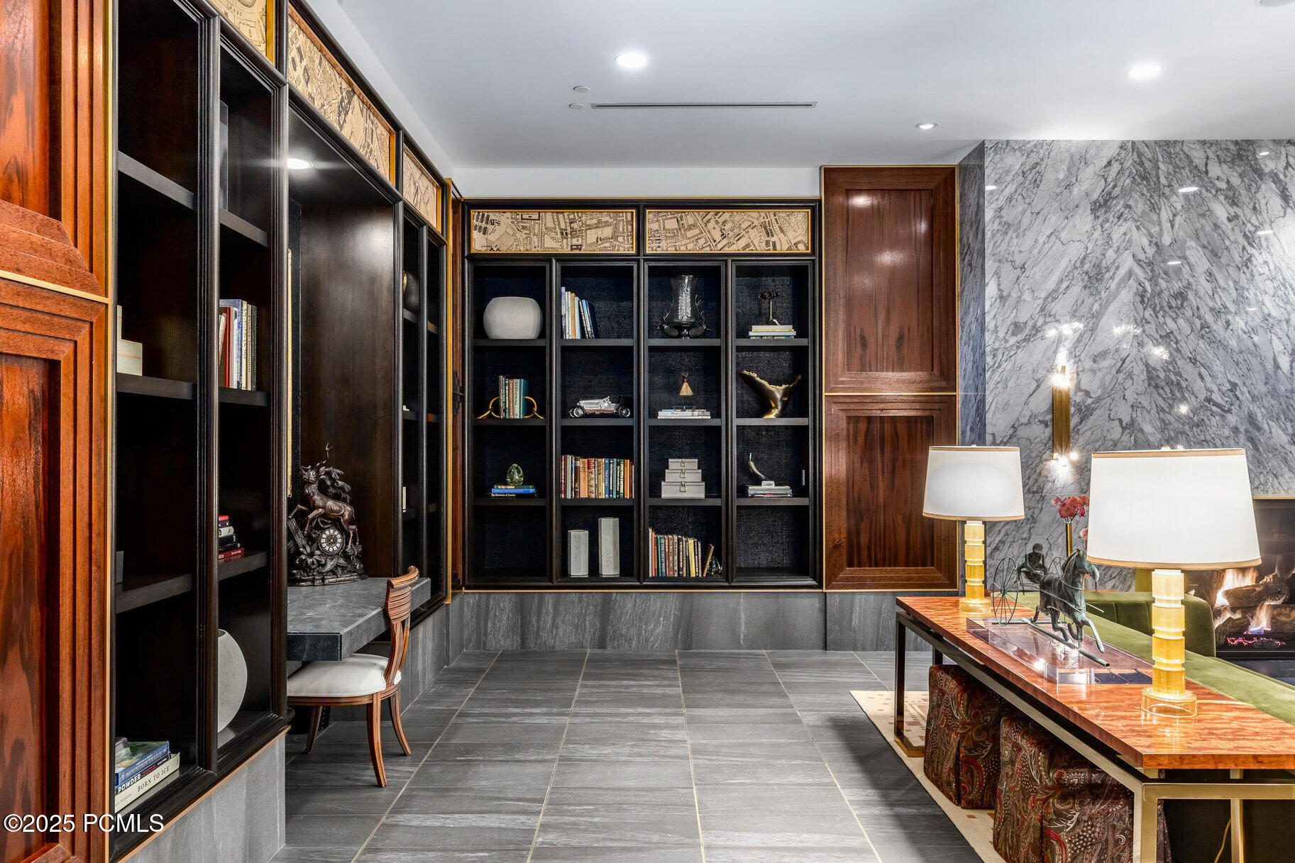 7520 Royal Street, 411