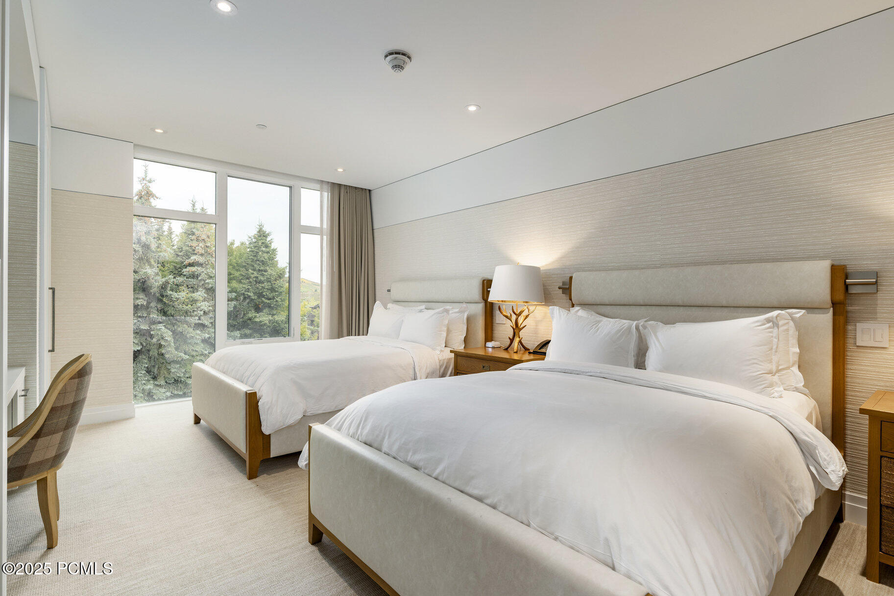 7520 Royal Street, 411