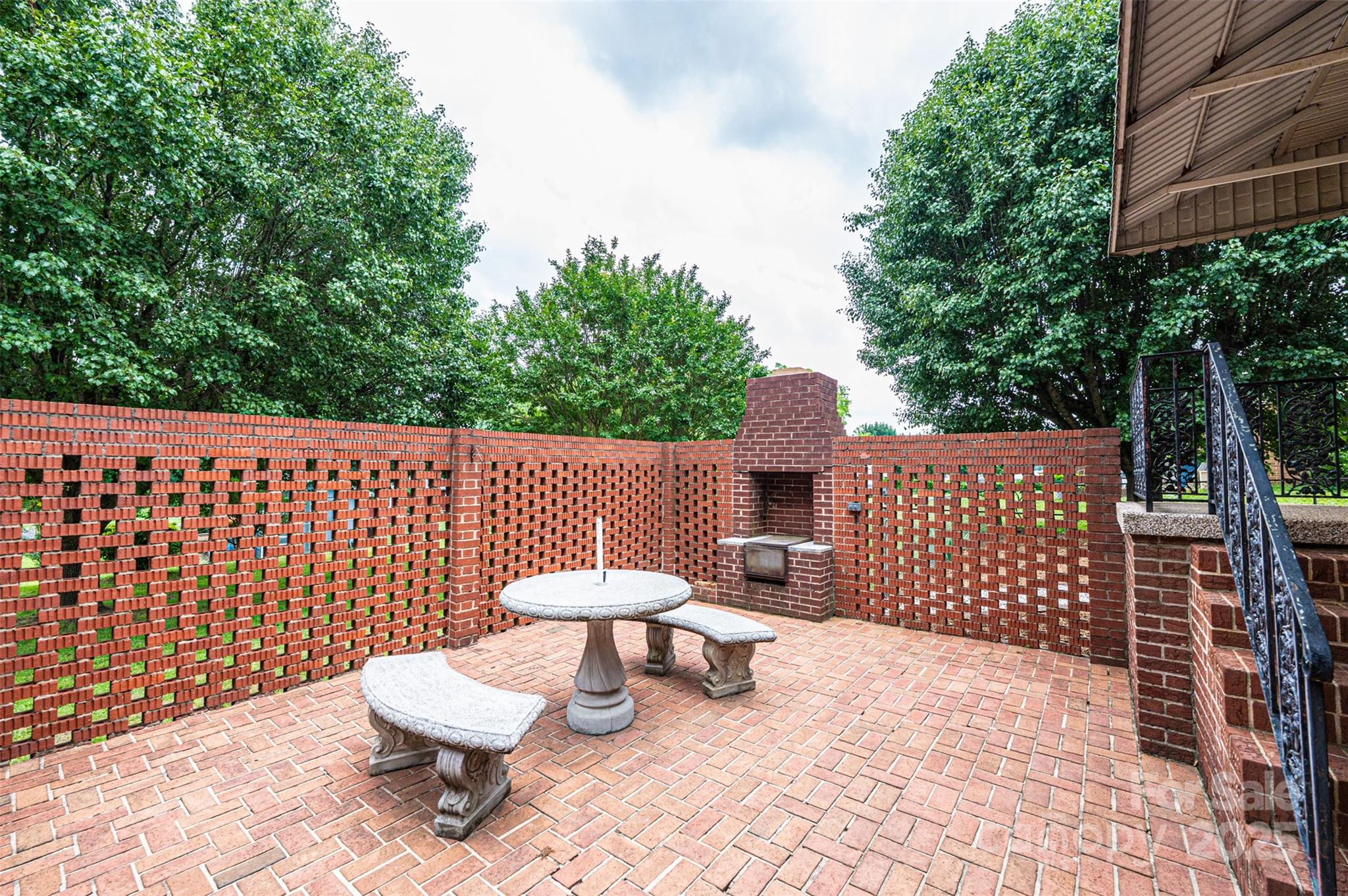 2836 20th Street Lane NE